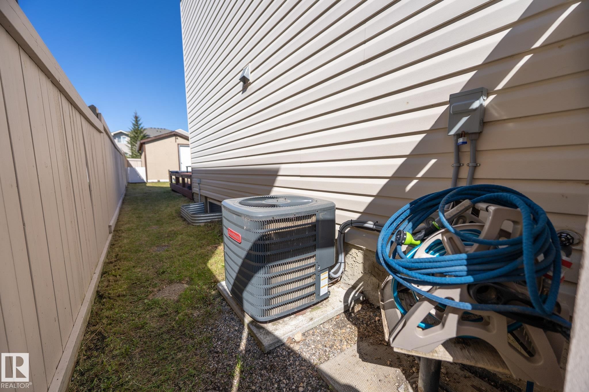 2928 25 Street, Edmonton, AB - Outdoor With Exterior