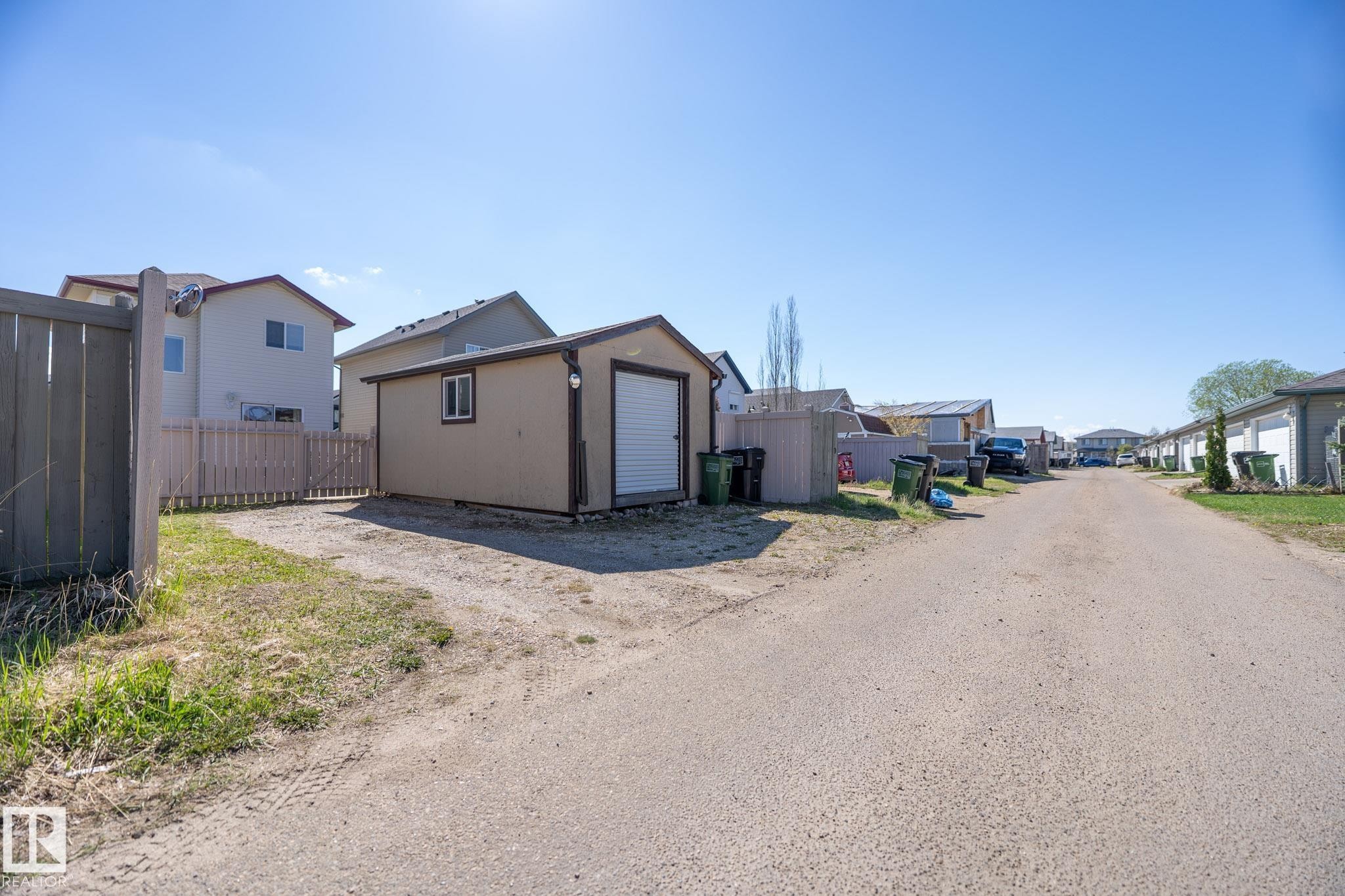 2928 25 Street, Edmonton, AB - Outdoor