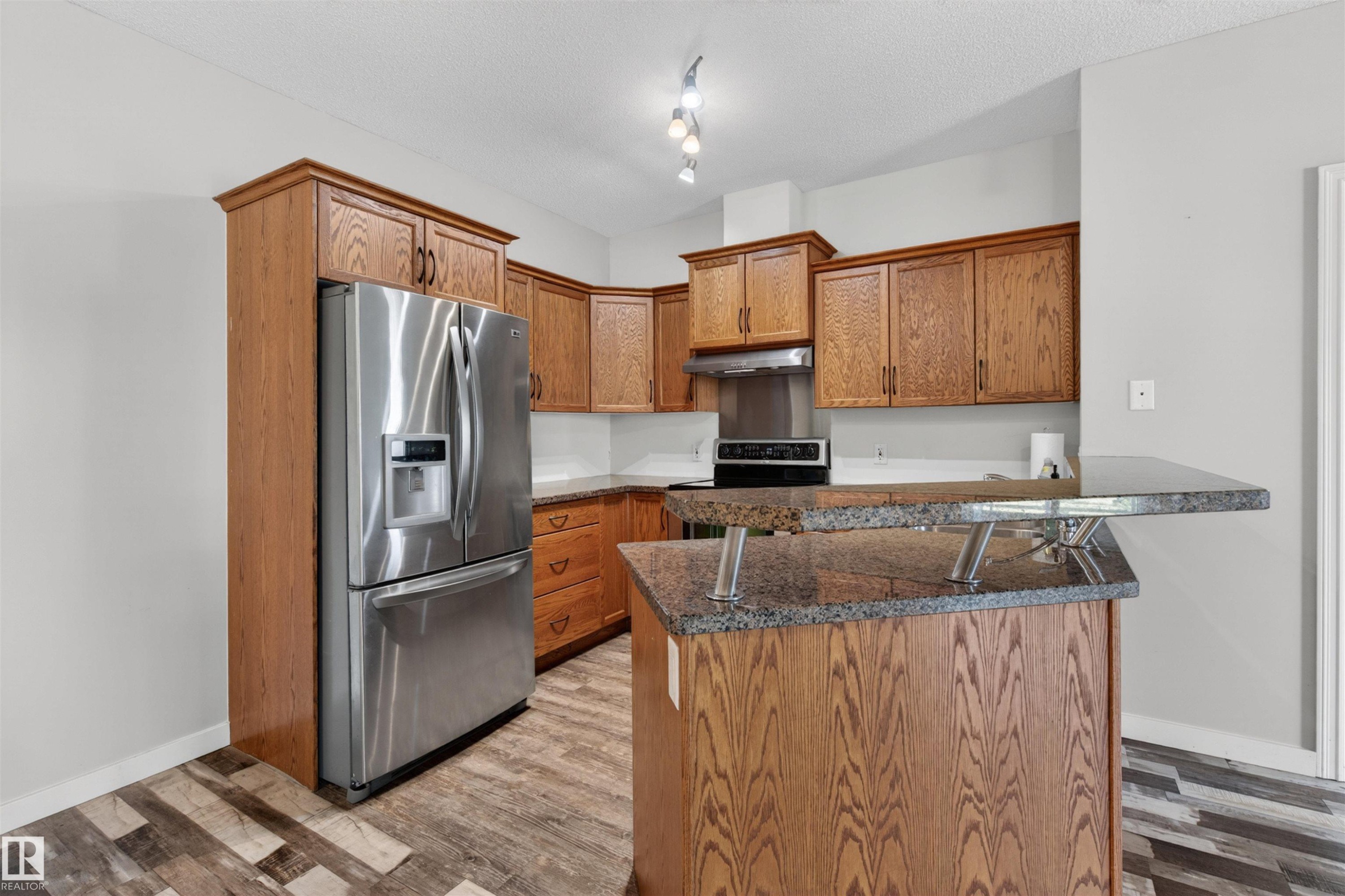 125 263 Macewan Road, Edmonton, AB - Indoor Photo Showing Kitchen