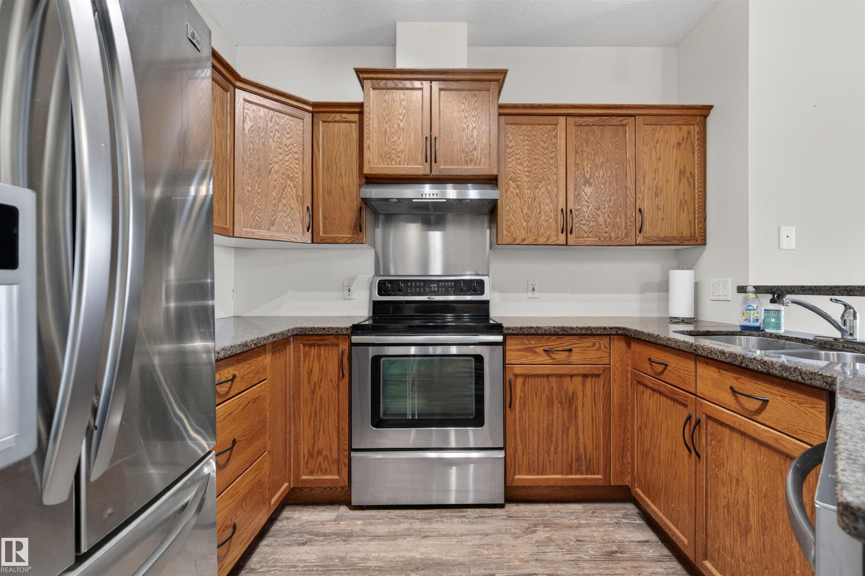 125 263 Macewan Road, Edmonton, AB - Indoor Photo Showing Kitchen With Double Sink
