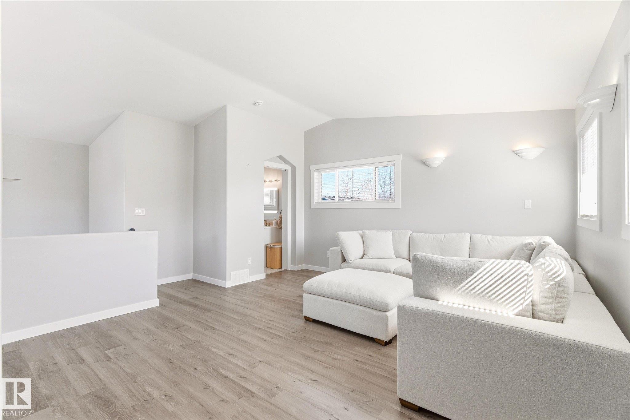 67 Arlington Drive, St. Albert, AB - Indoor Photo Showing Living Room
