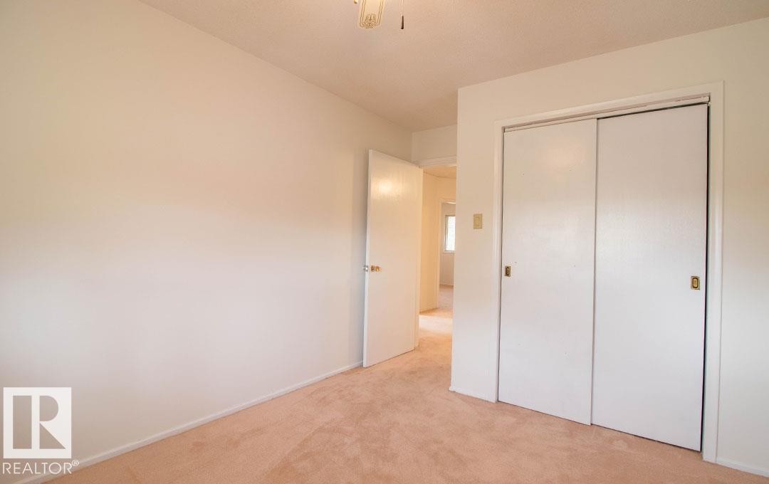 10328 42 Street, Edmonton, AB - Indoor Photo Showing Other Room
