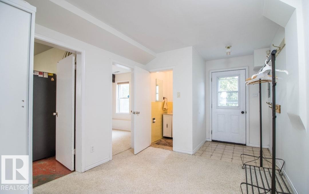 10328 42 Street, Edmonton, AB - Indoor Photo Showing Other Room