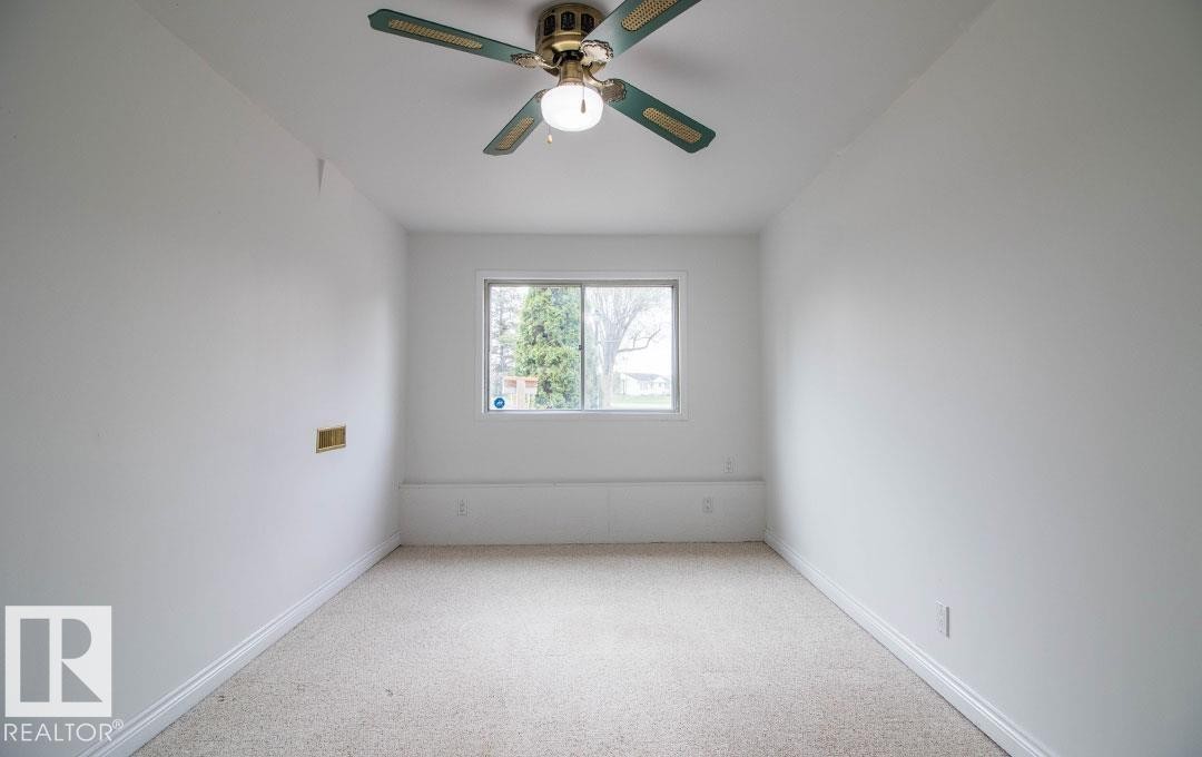 10328 42 Street, Edmonton, AB - Indoor Photo Showing Other Room