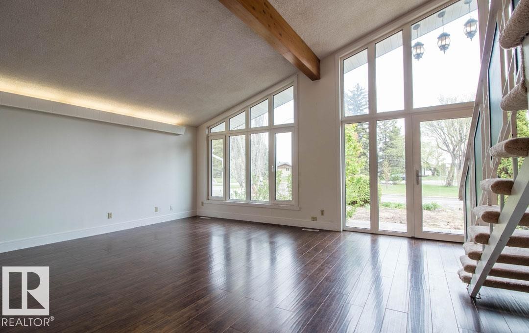 10328 42 Street, Edmonton, AB - Indoor Photo Showing Other Room