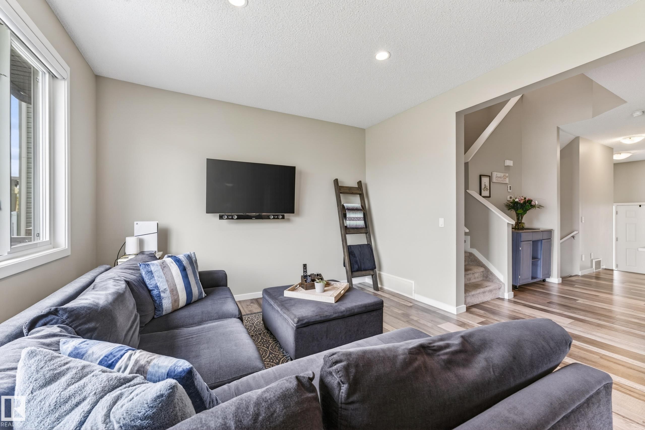 1243 Mcconachie Boulevard, Edmonton, AB - Indoor Photo Showing Living Room