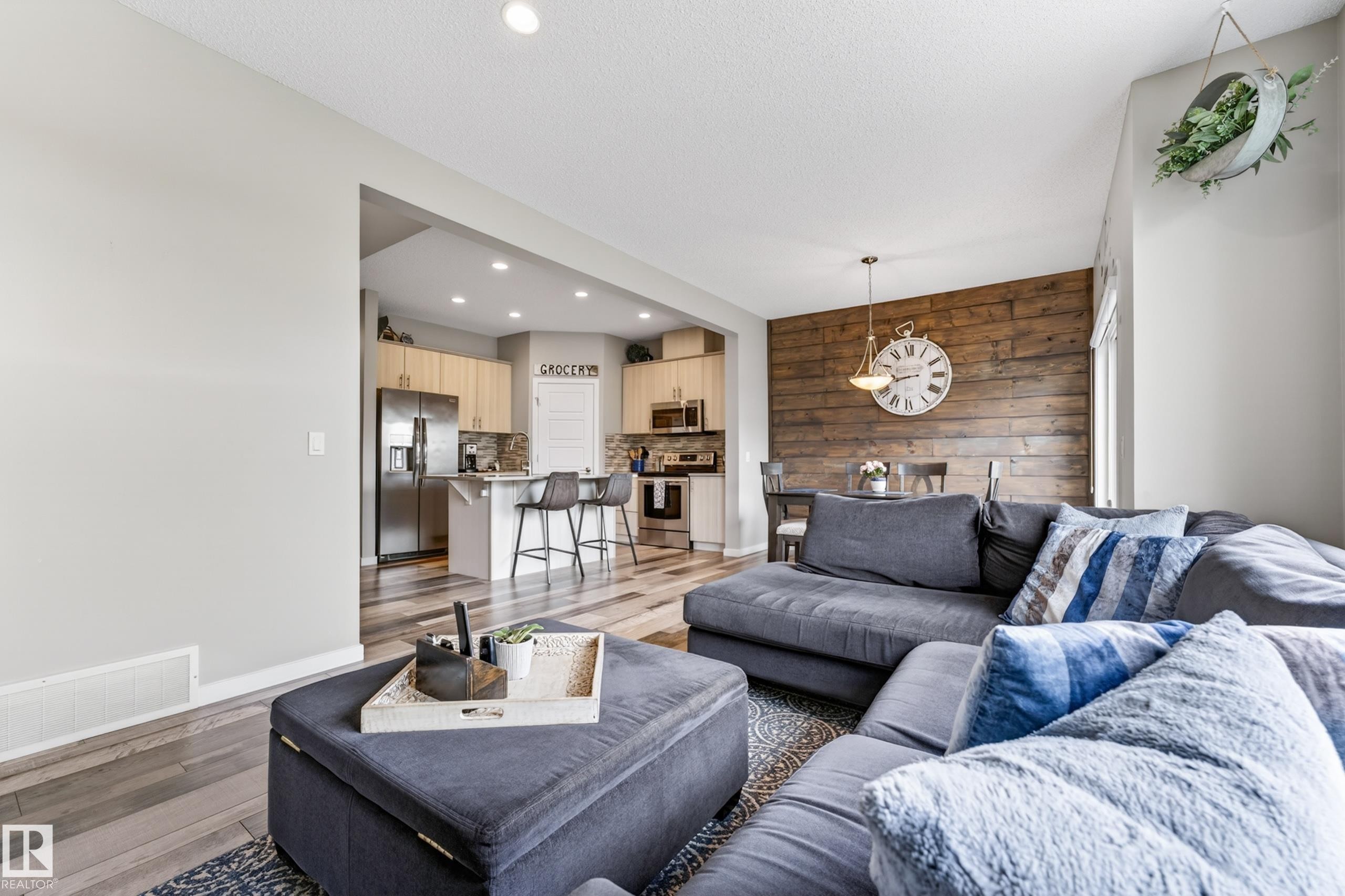 1243 Mcconachie Boulevard, Edmonton, AB - Indoor Photo Showing Living Room