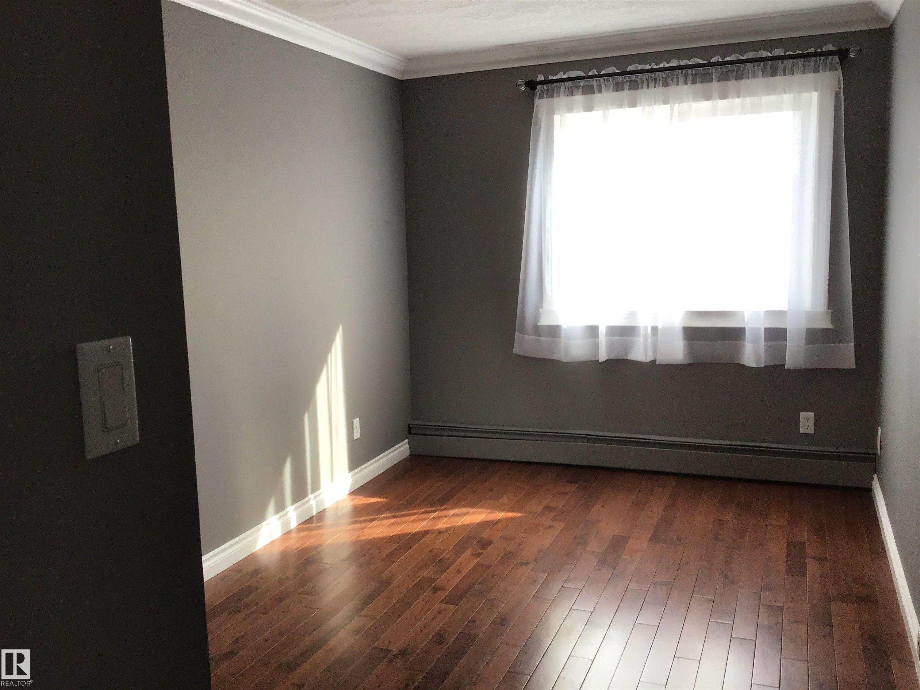 402 10625 83 Avenue, Edmonton, AB - Indoor Photo Showing Other Room