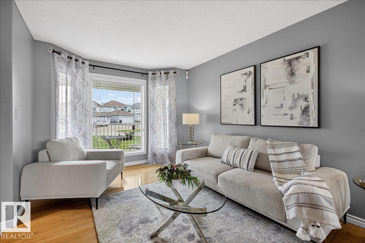 1358 118A Street, Edmonton, AB - Indoor Photo Showing Living Room