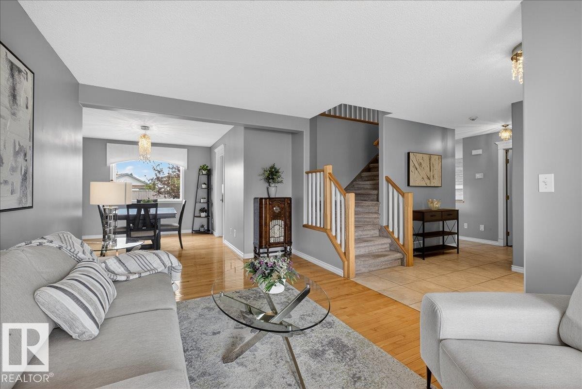 1358 118A Street, Edmonton, AB - Indoor Photo Showing Living Room