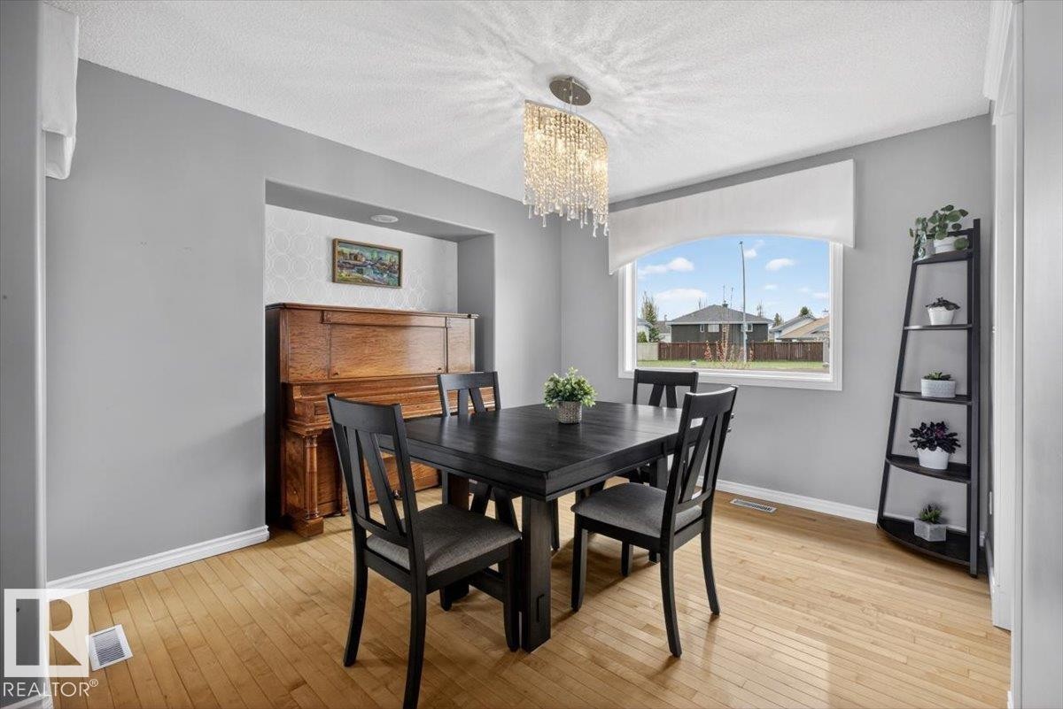 1358 118A Street, Edmonton, AB - Indoor Photo Showing Dining Room
