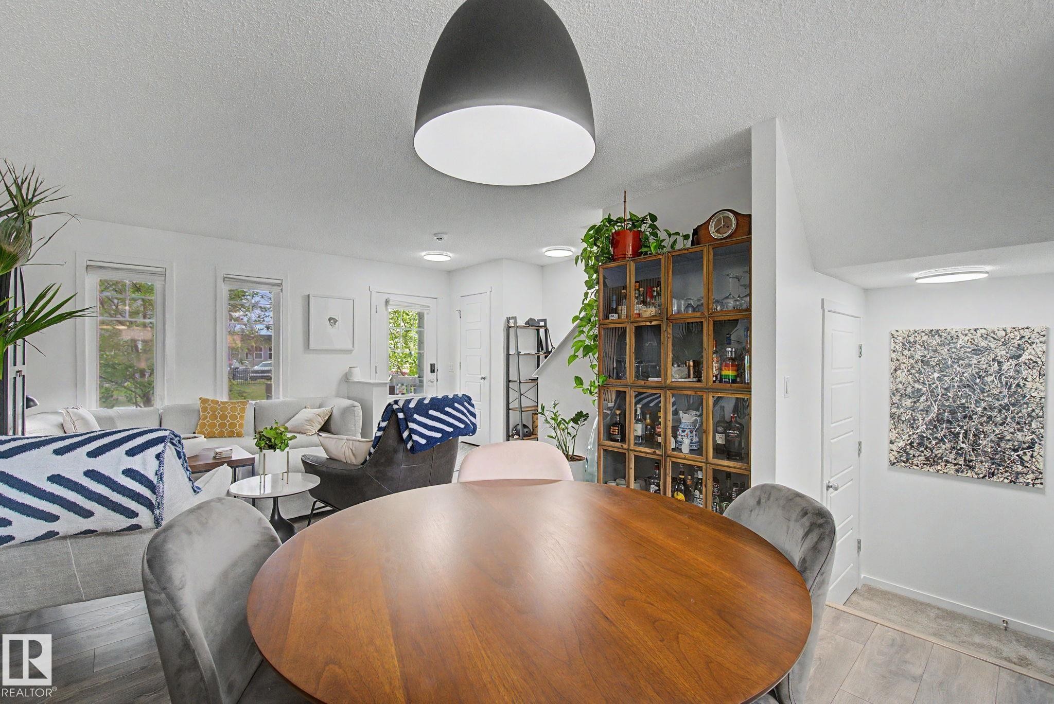 385 Orchards Boulevard, Edmonton, AB - Indoor Photo Showing Dining Room