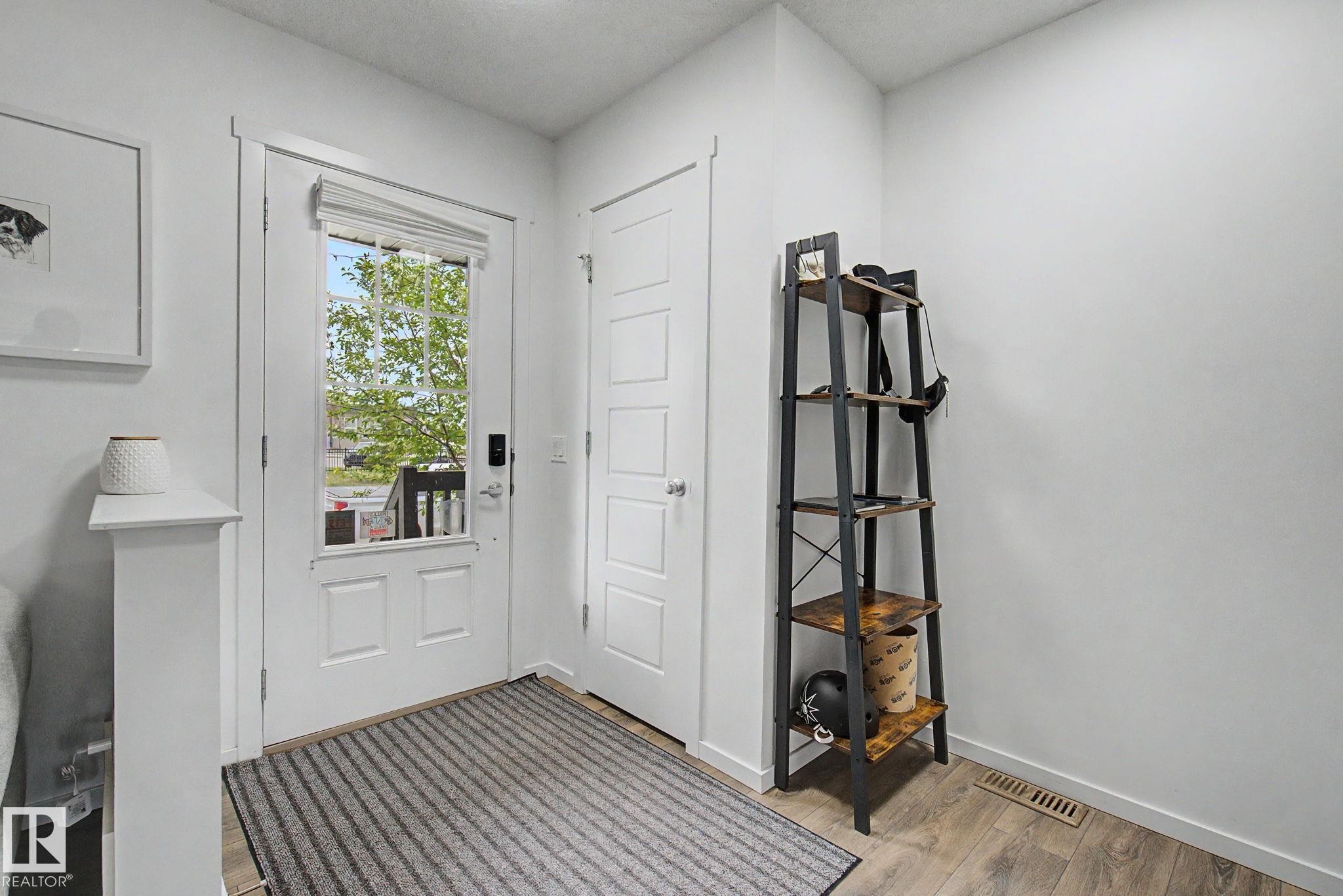 385 Orchards Boulevard, Edmonton, AB - Indoor Photo Showing Other Room