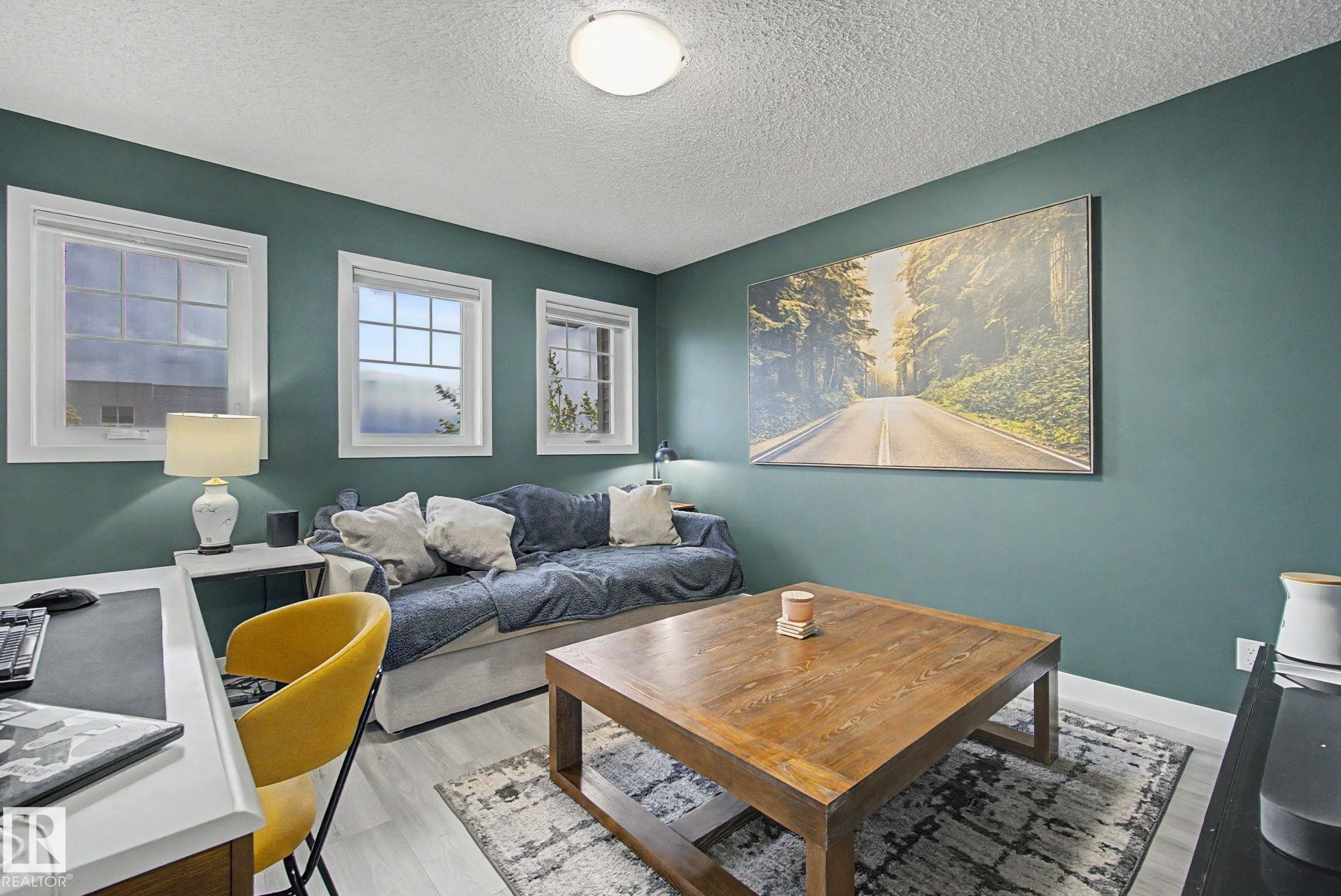 385 Orchards Boulevard, Edmonton, AB - Indoor Photo Showing Living Room
