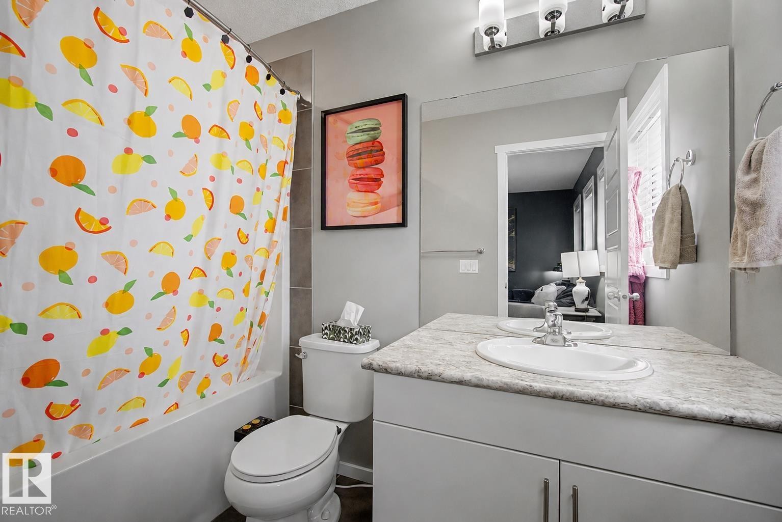 385 Orchards Boulevard, Edmonton, AB - Indoor Photo Showing Bathroom