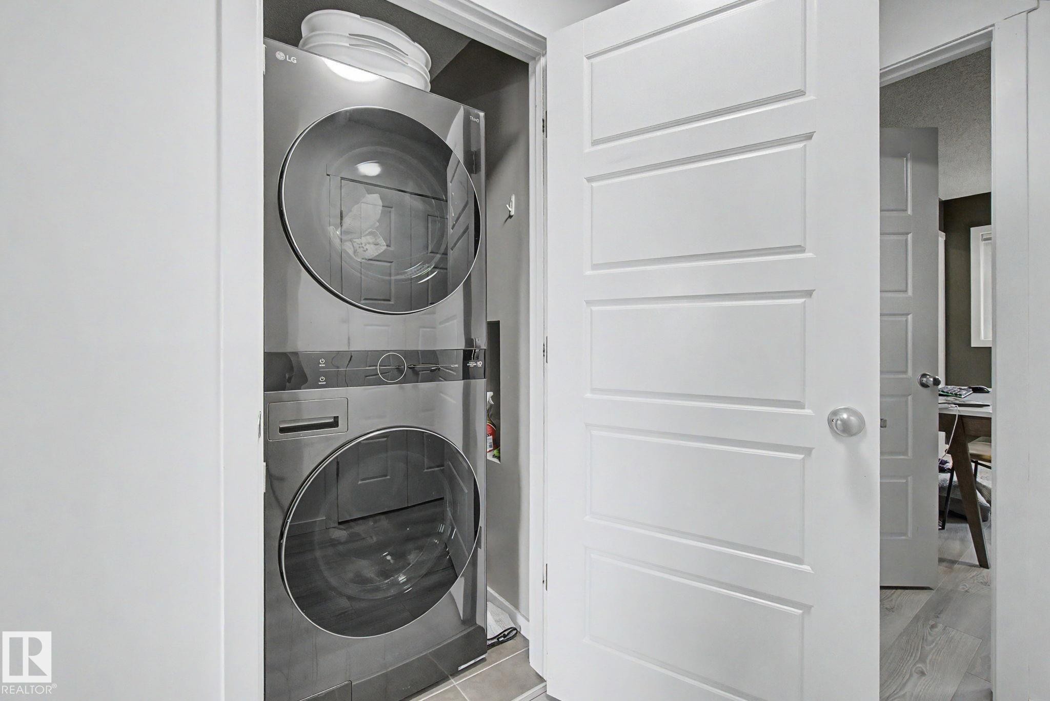 385 Orchards Boulevard, Edmonton, AB - Indoor Photo Showing Laundry Room