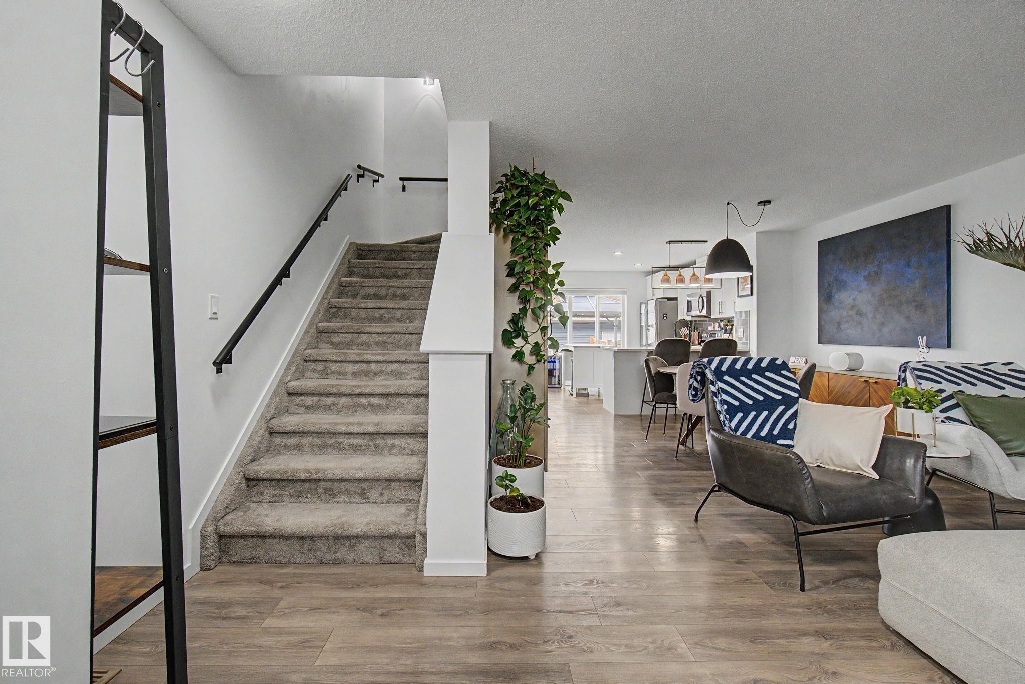 385 Orchards Boulevard, Edmonton, AB - Indoor