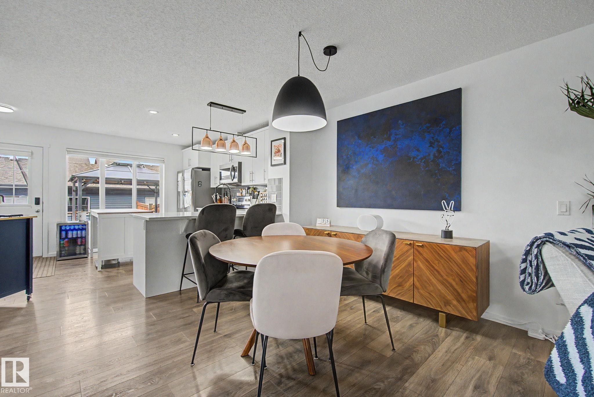 385 Orchards Boulevard, Edmonton, AB - Indoor Photo Showing Dining Room
