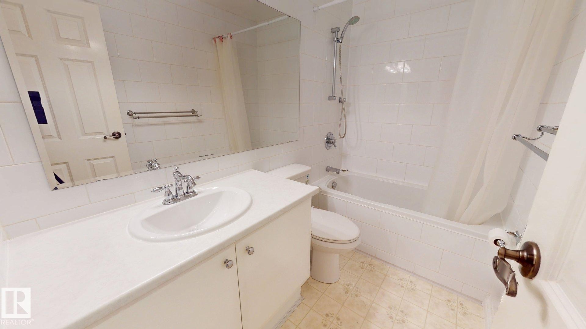 14252 83 Street, Edmonton, AB - Indoor Photo Showing Bathroom