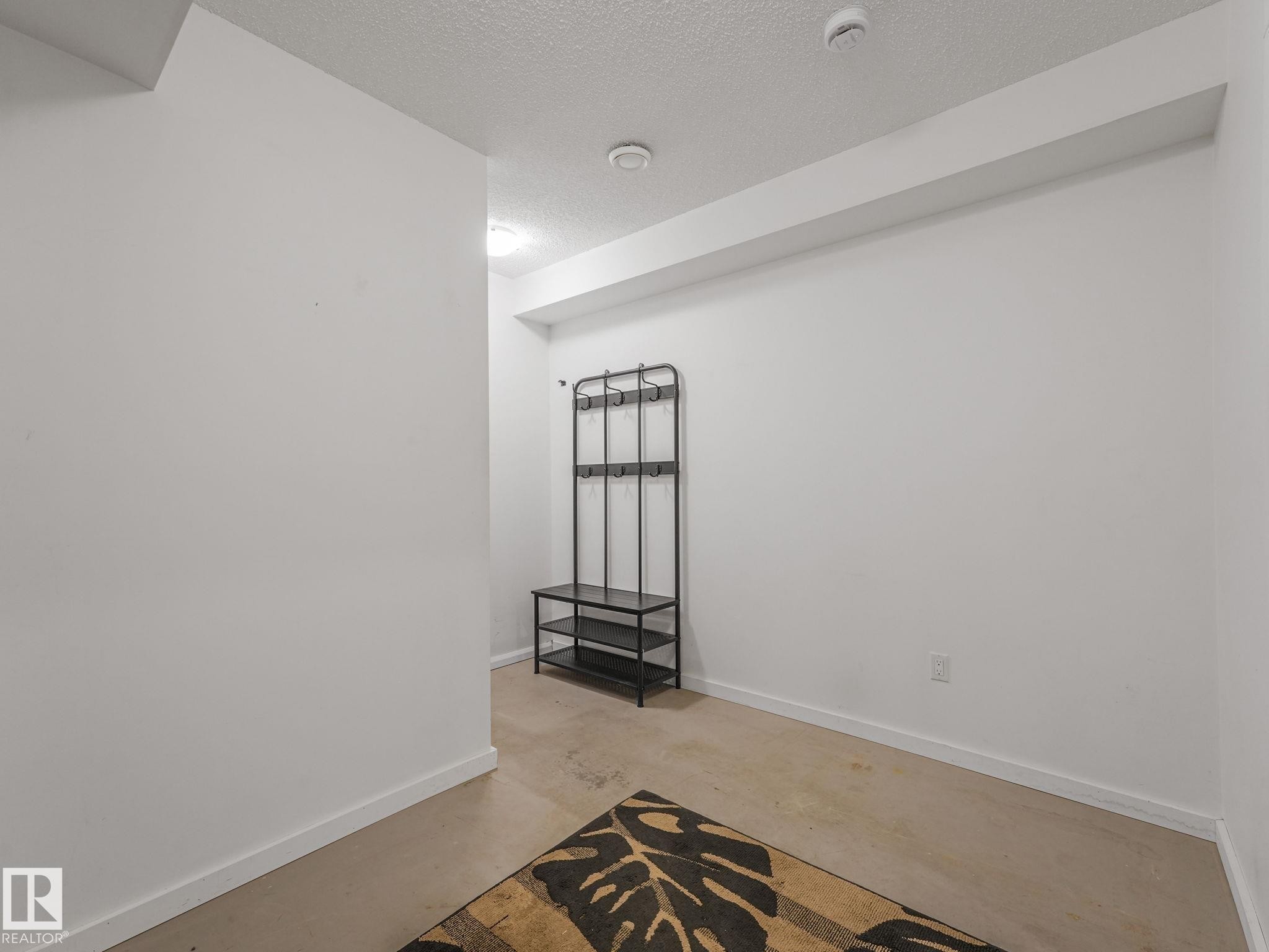16915 82 Street, Edmonton, AB
