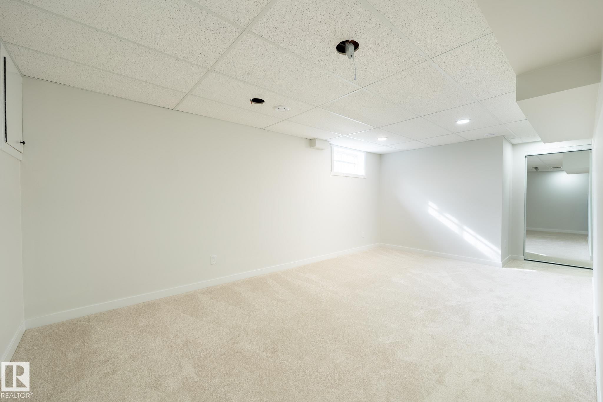30 Amberly Court, Edmonton, AB - Indoor