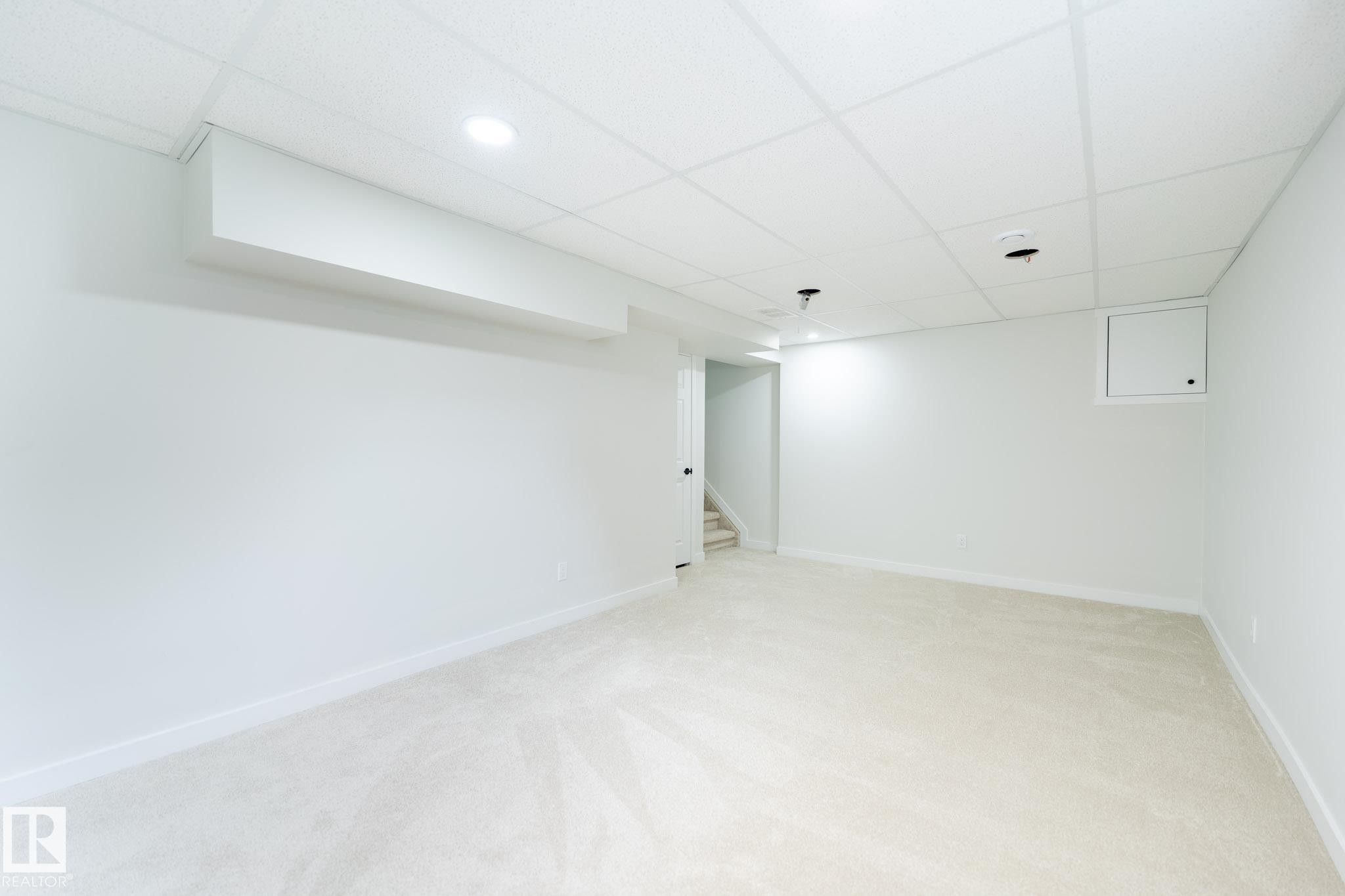 30 Amberly Court, Edmonton, AB - Indoor