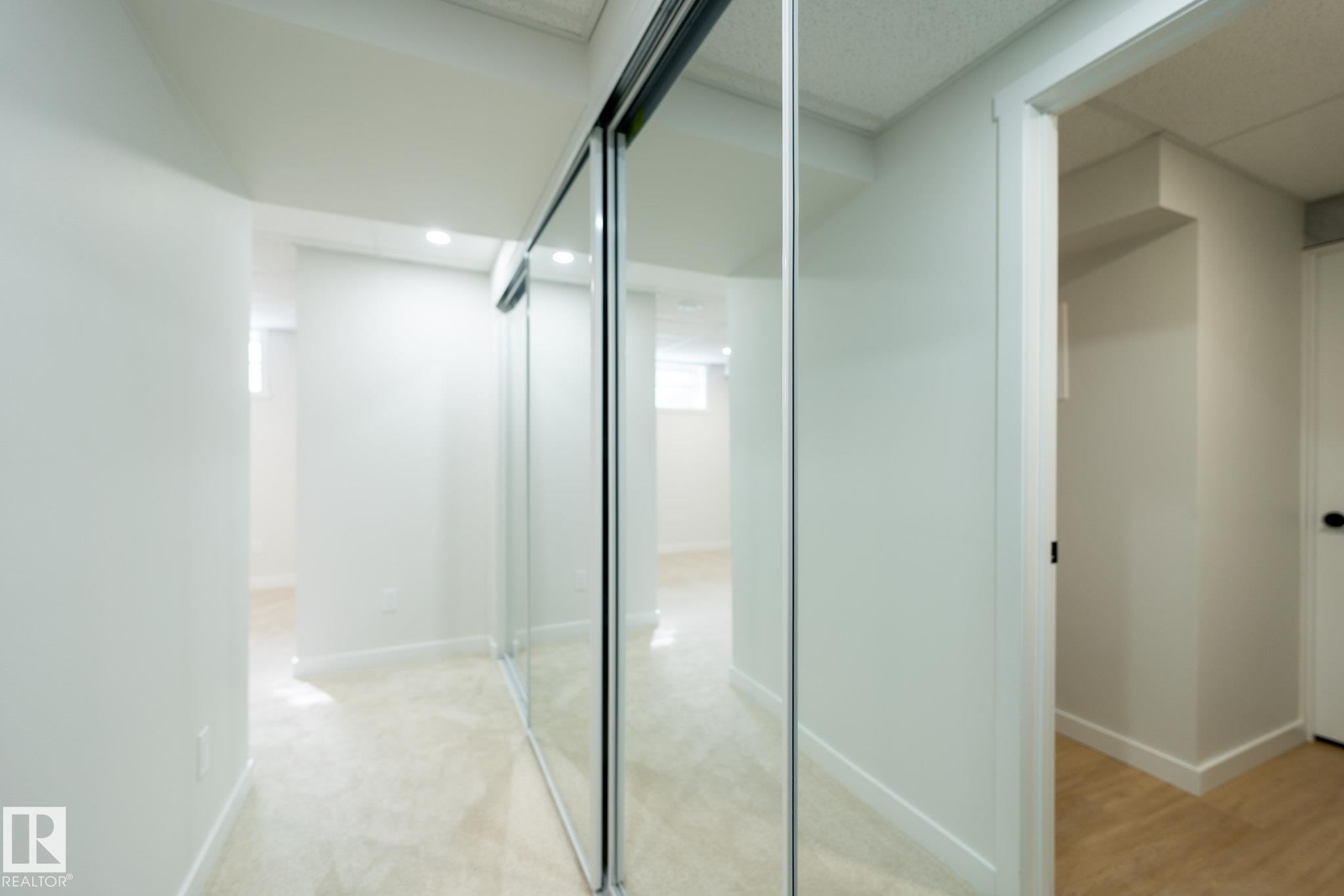 30 Amberly Court, Edmonton, AB - Indoor Photo Showing Bathroom