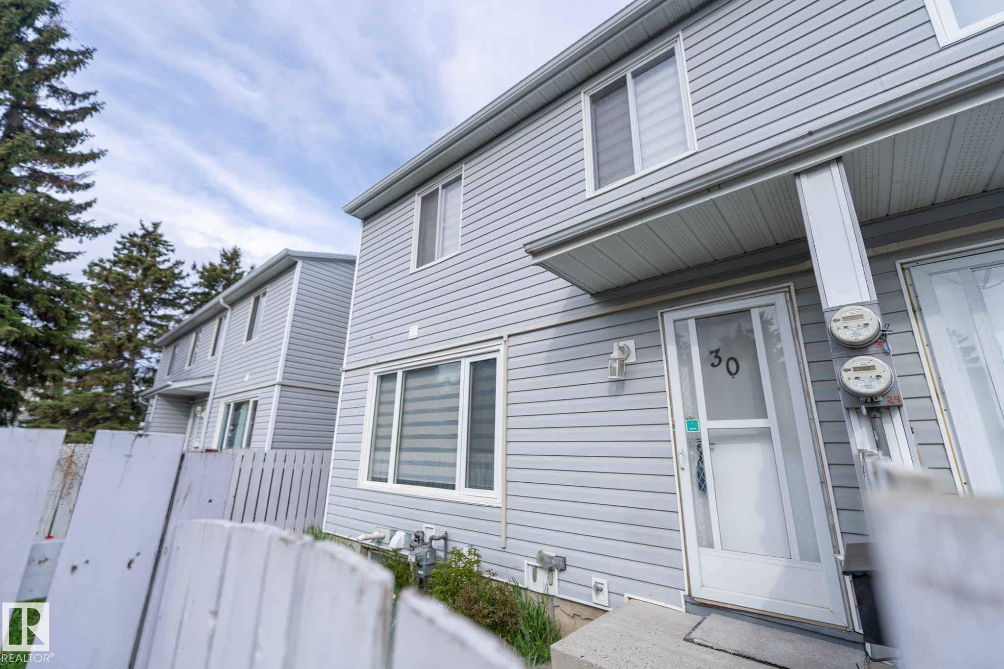 30 Amberly Court, Edmonton, AB - Outdoor