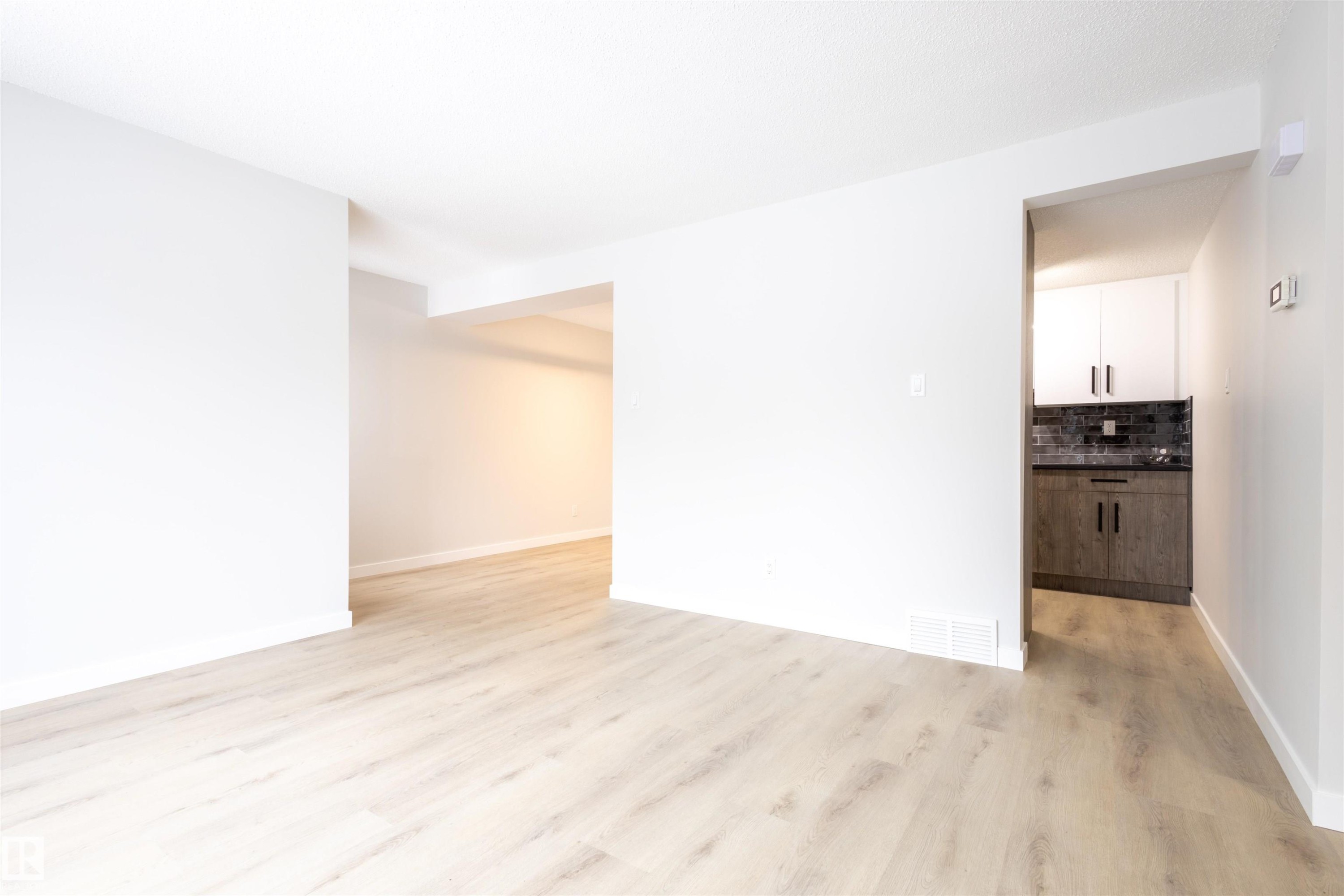 30 Amberly Court, Edmonton, AB - Indoor Photo Showing Other Room