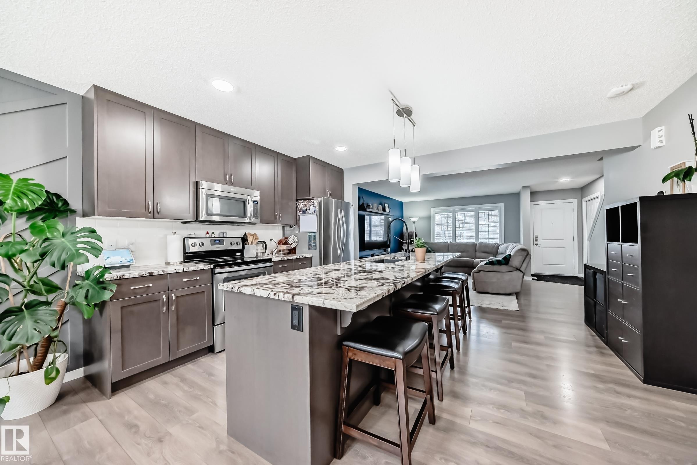 5422 Crabapple Loop, Edmonton, AB - Indoor Photo Showing Kitchen With Stainless Steel Kitchen With Upgraded Kitchen