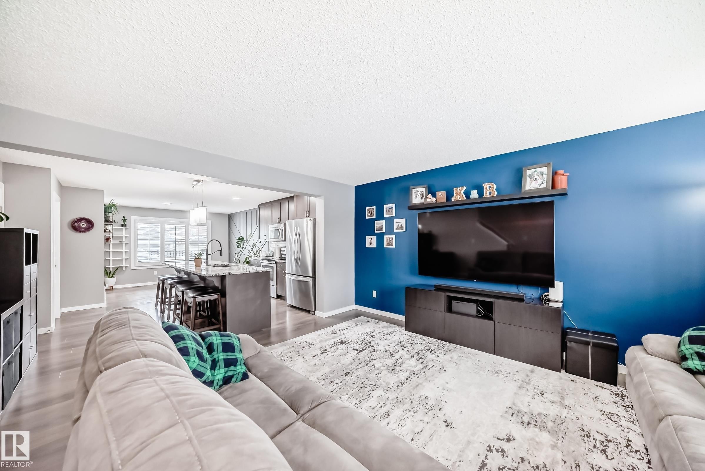 5422 Crabapple Loop, Edmonton, AB - Indoor Photo Showing Living Room