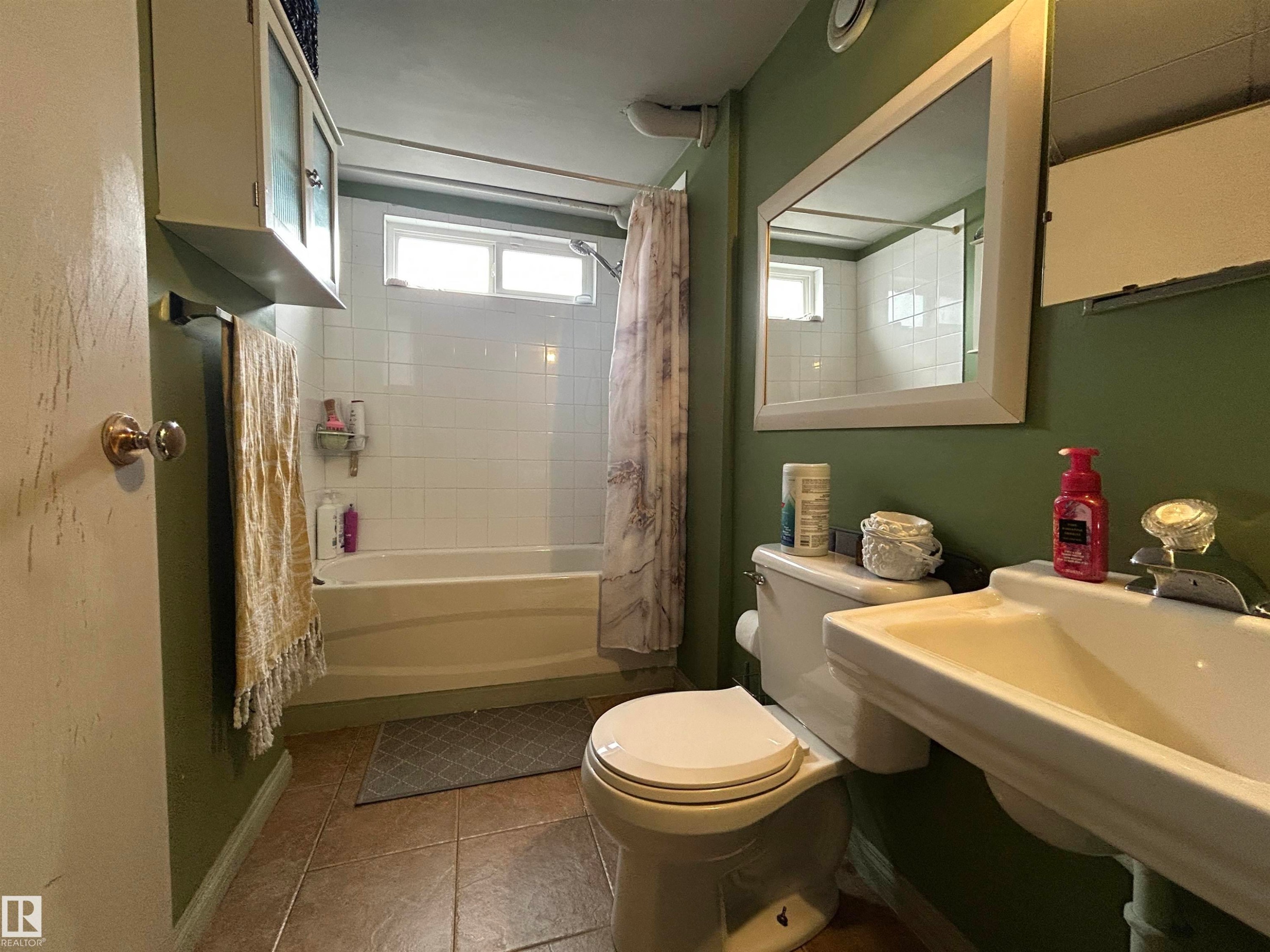 8603 149 Street, Edmonton, AB - Indoor Photo Showing Bathroom