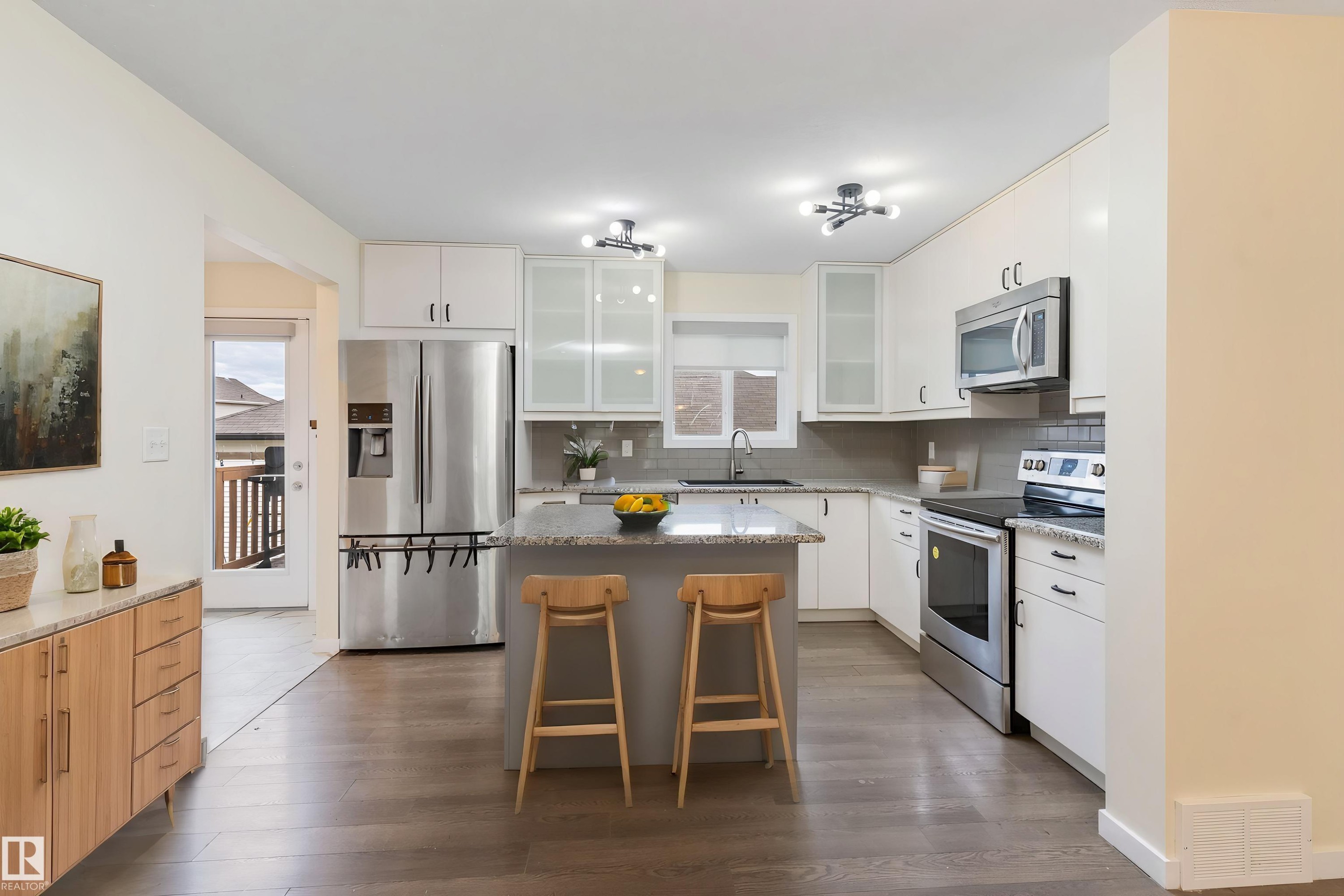 336 Watt Boulevard, Edmonton, AB - Indoor Photo Showing Kitchen