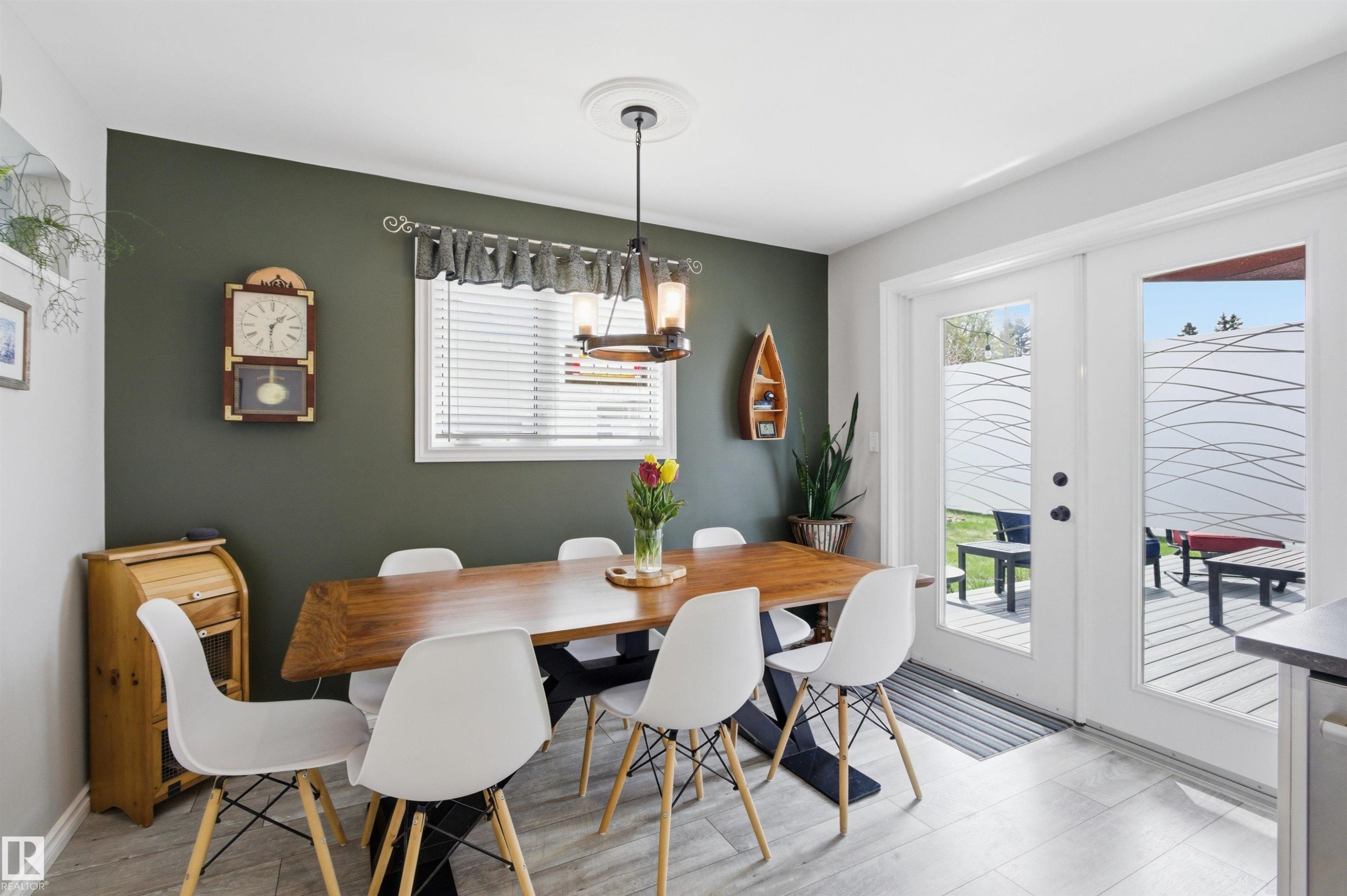 10663 59 Street, Edmonton, AB - Indoor Photo Showing Dining Room