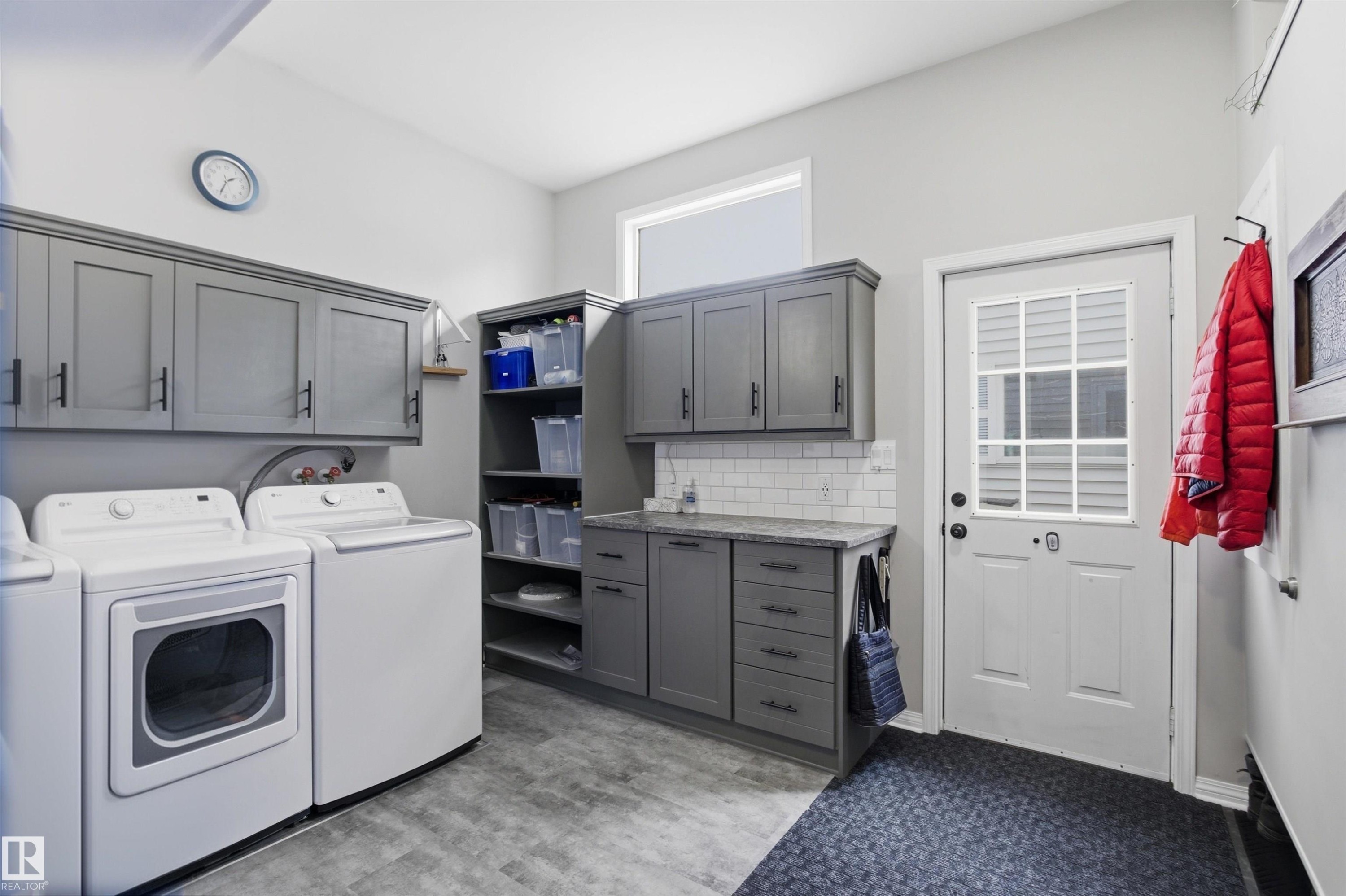 10663 59 Street, Edmonton, AB - Indoor Photo Showing Laundry Room