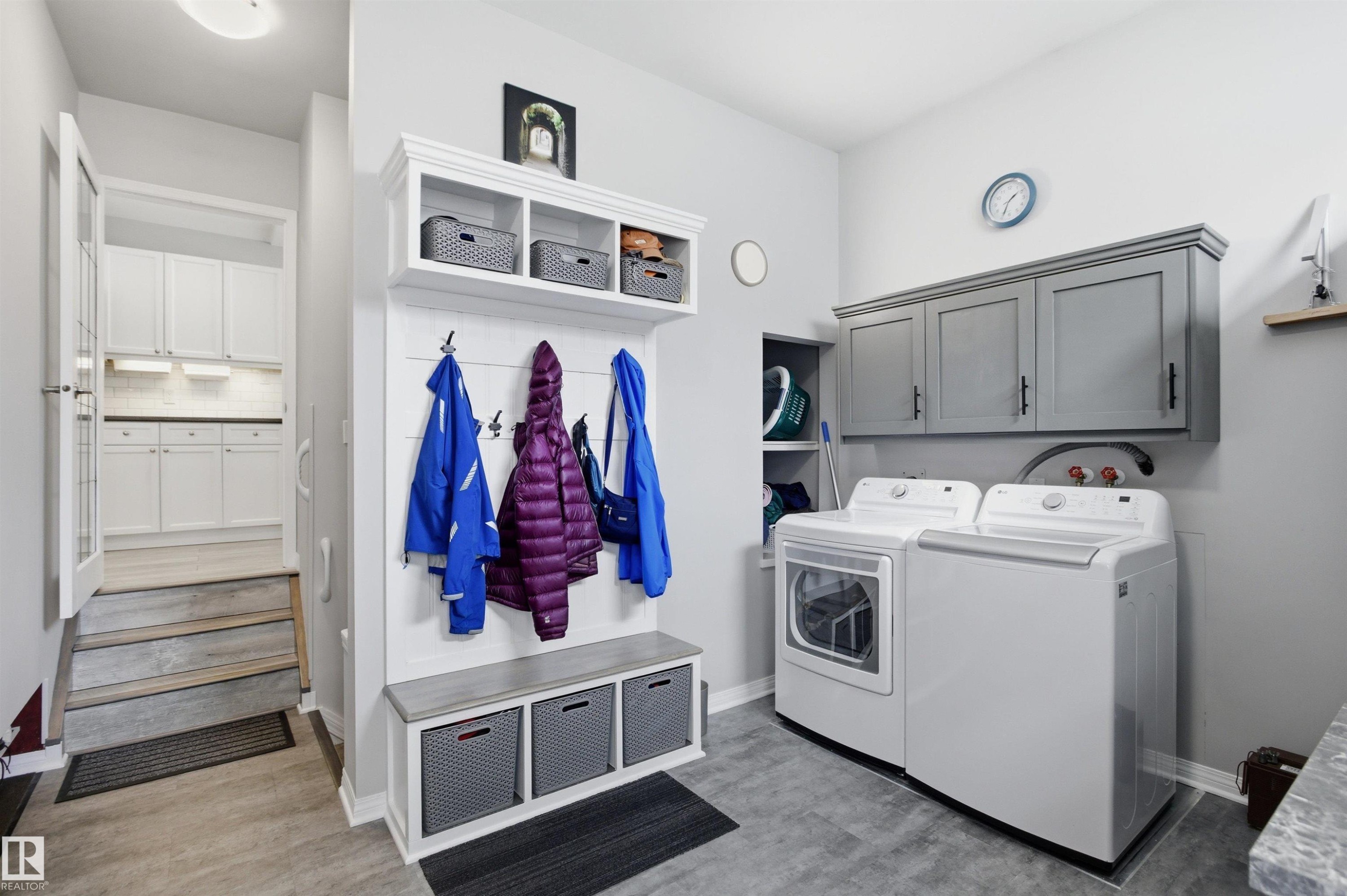 10663 59 Street, Edmonton, AB - Indoor Photo Showing Laundry Room