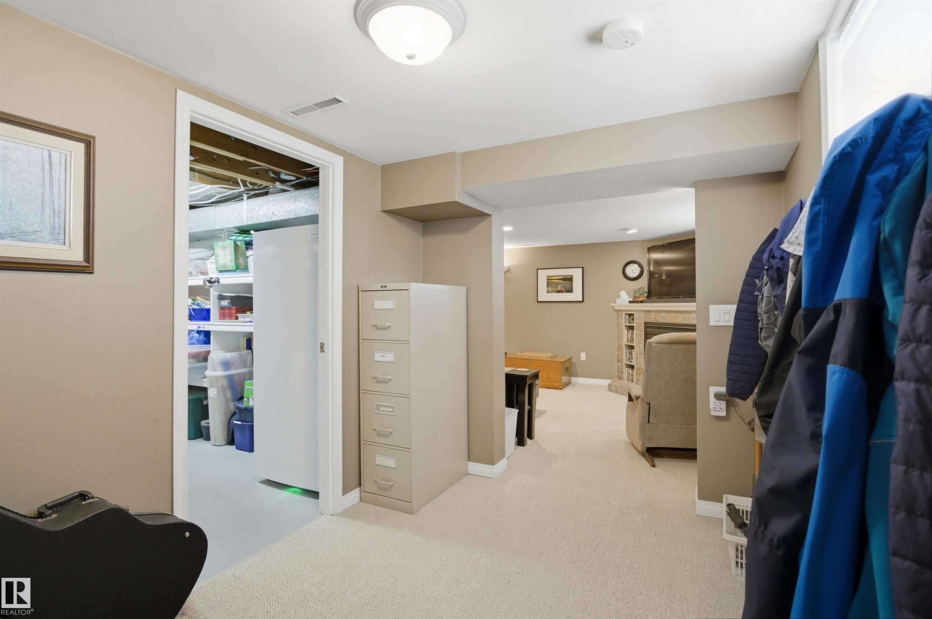 10663 59 Street, Edmonton, AB - Indoor