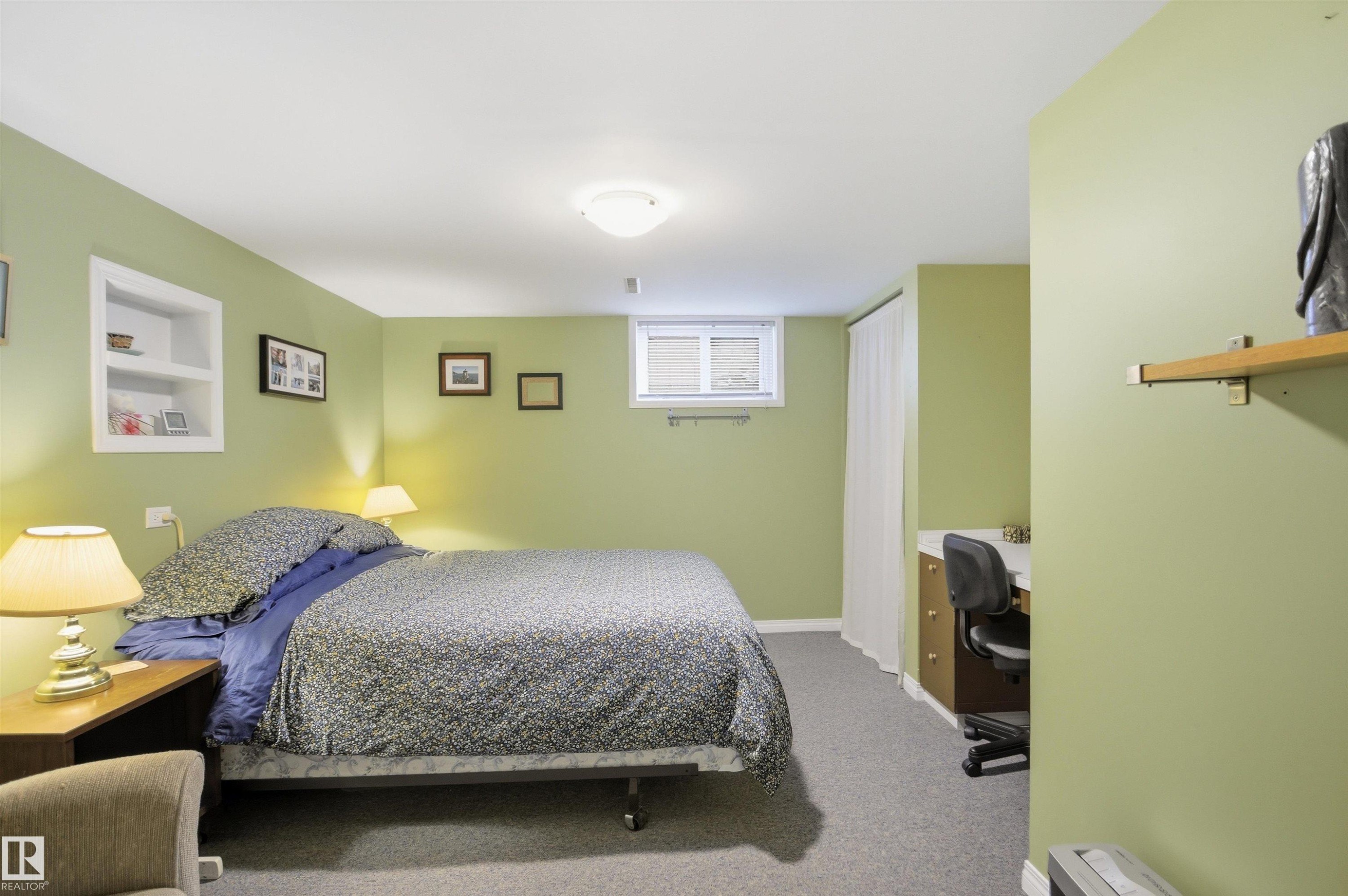 10663 59 Street, Edmonton, AB - Indoor Photo Showing Bedroom