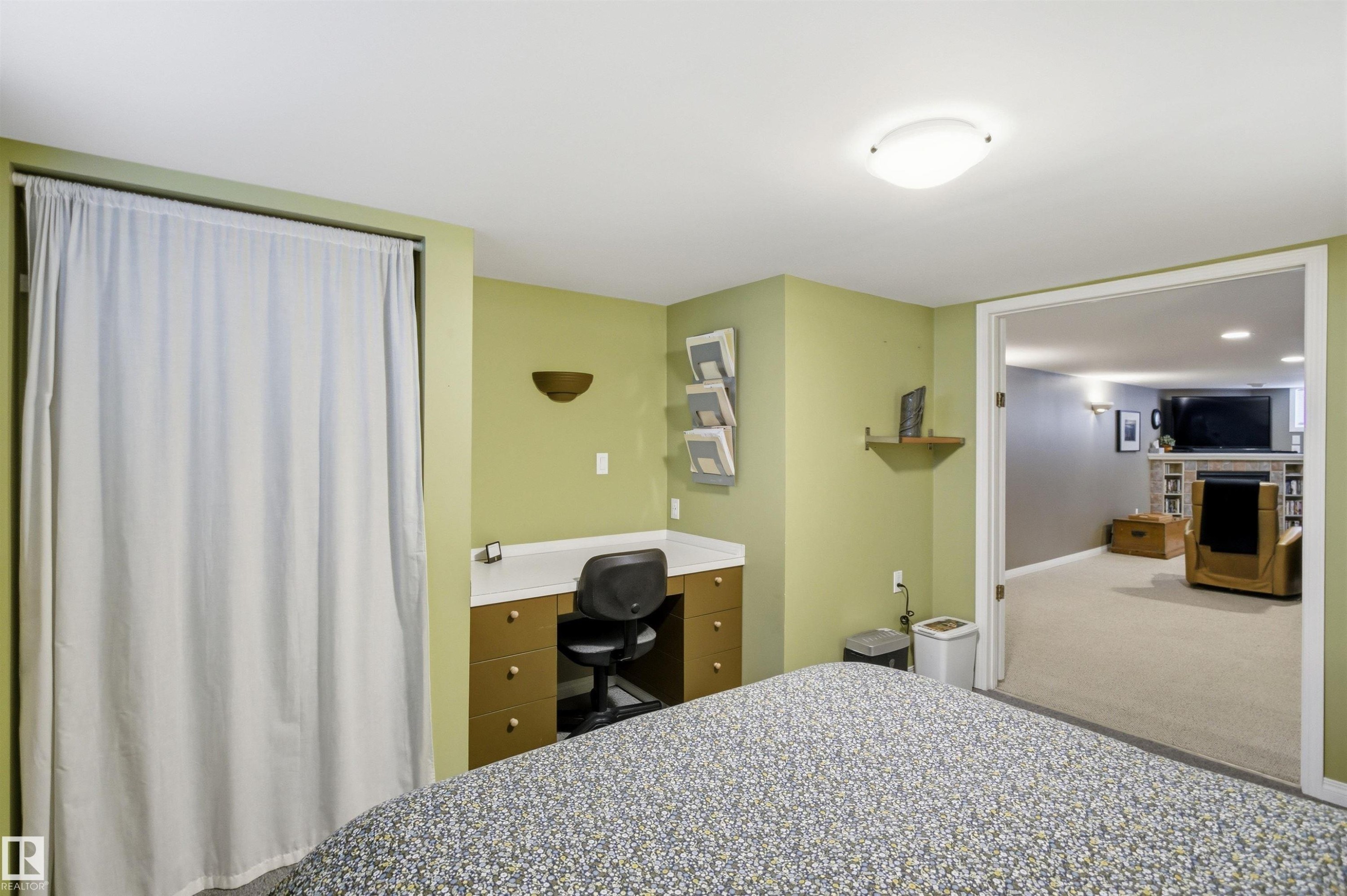 10663 59 Street, Edmonton, AB - Indoor Photo Showing Bedroom