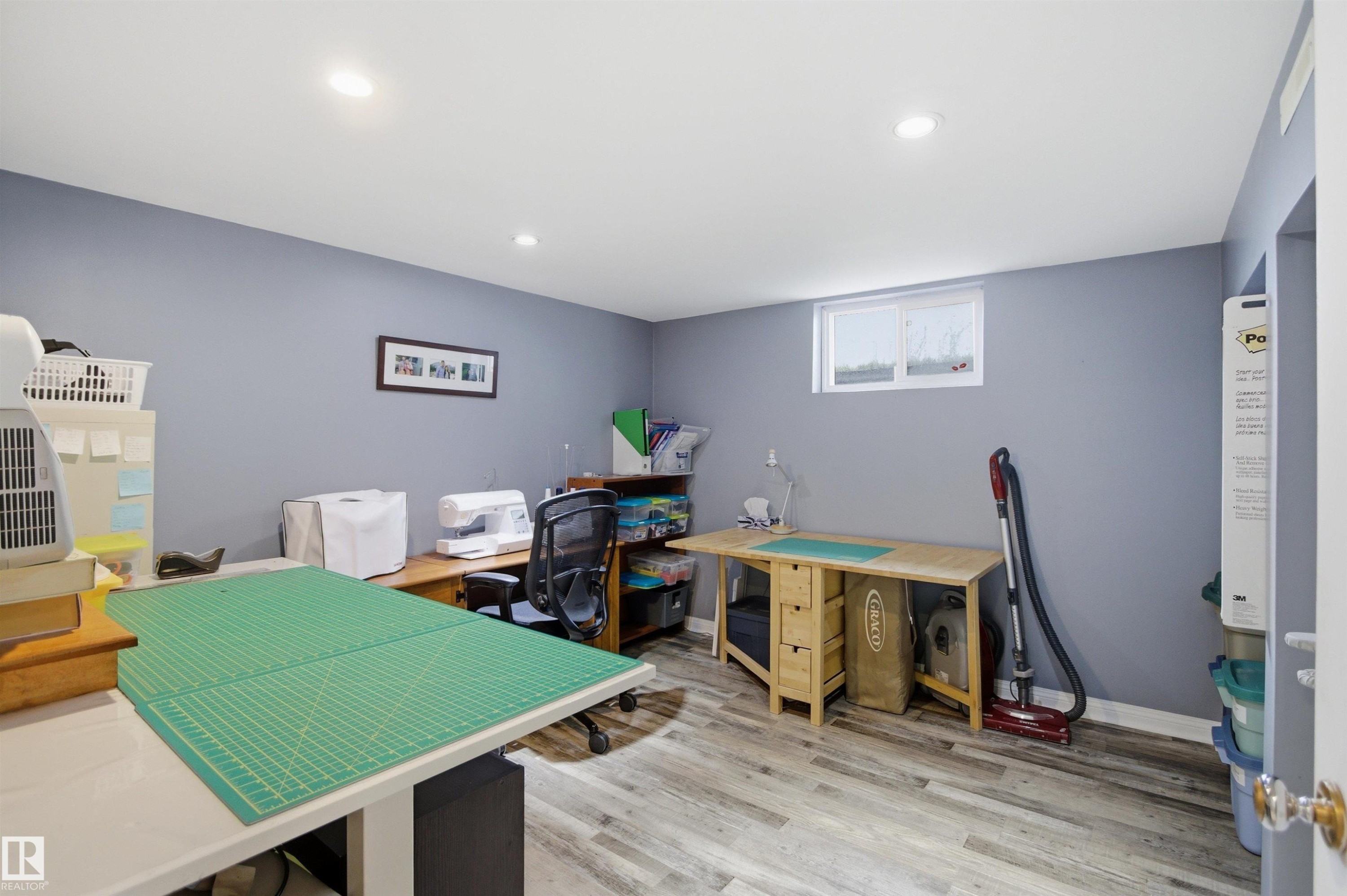 10663 59 Street, Edmonton, AB - Indoor