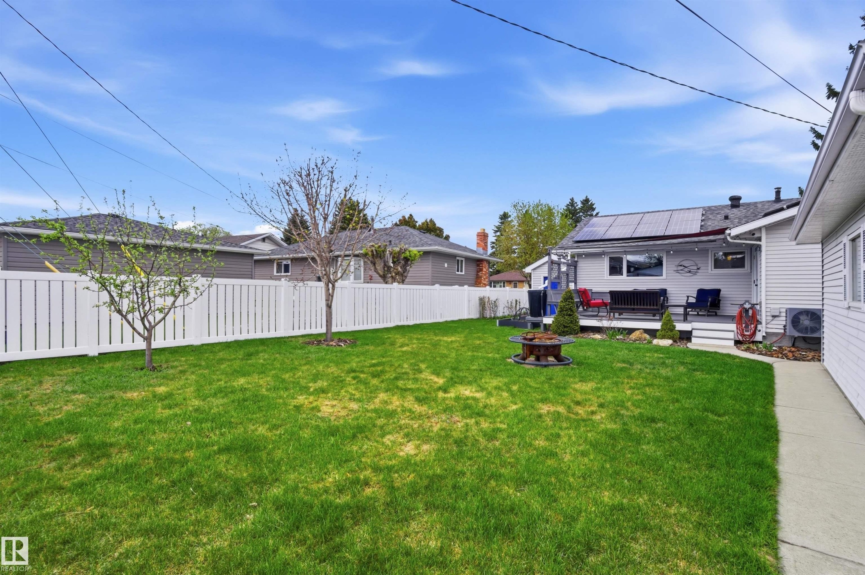 10663 59 Street, Edmonton, AB - Outdoor