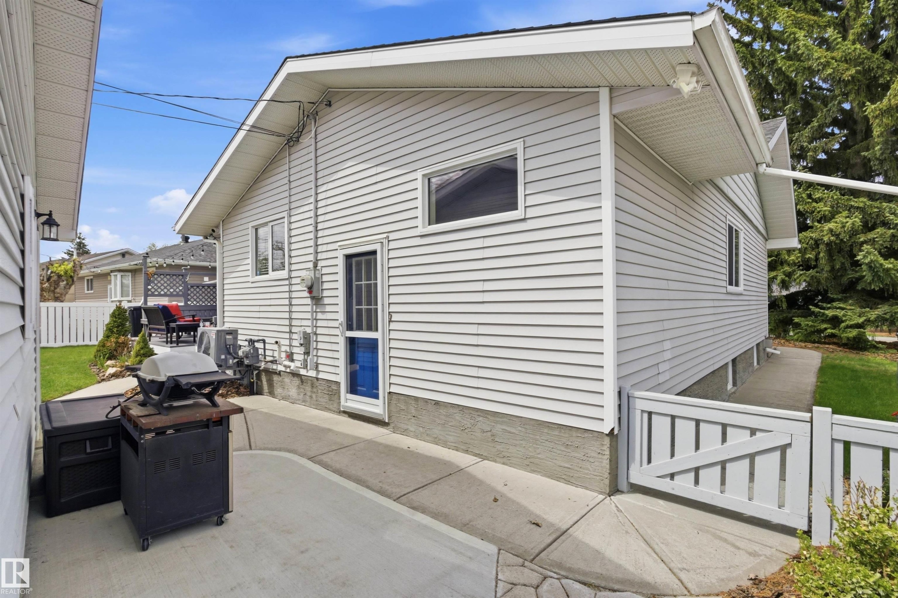 10663 59 Street, Edmonton, AB - Outdoor With Exterior