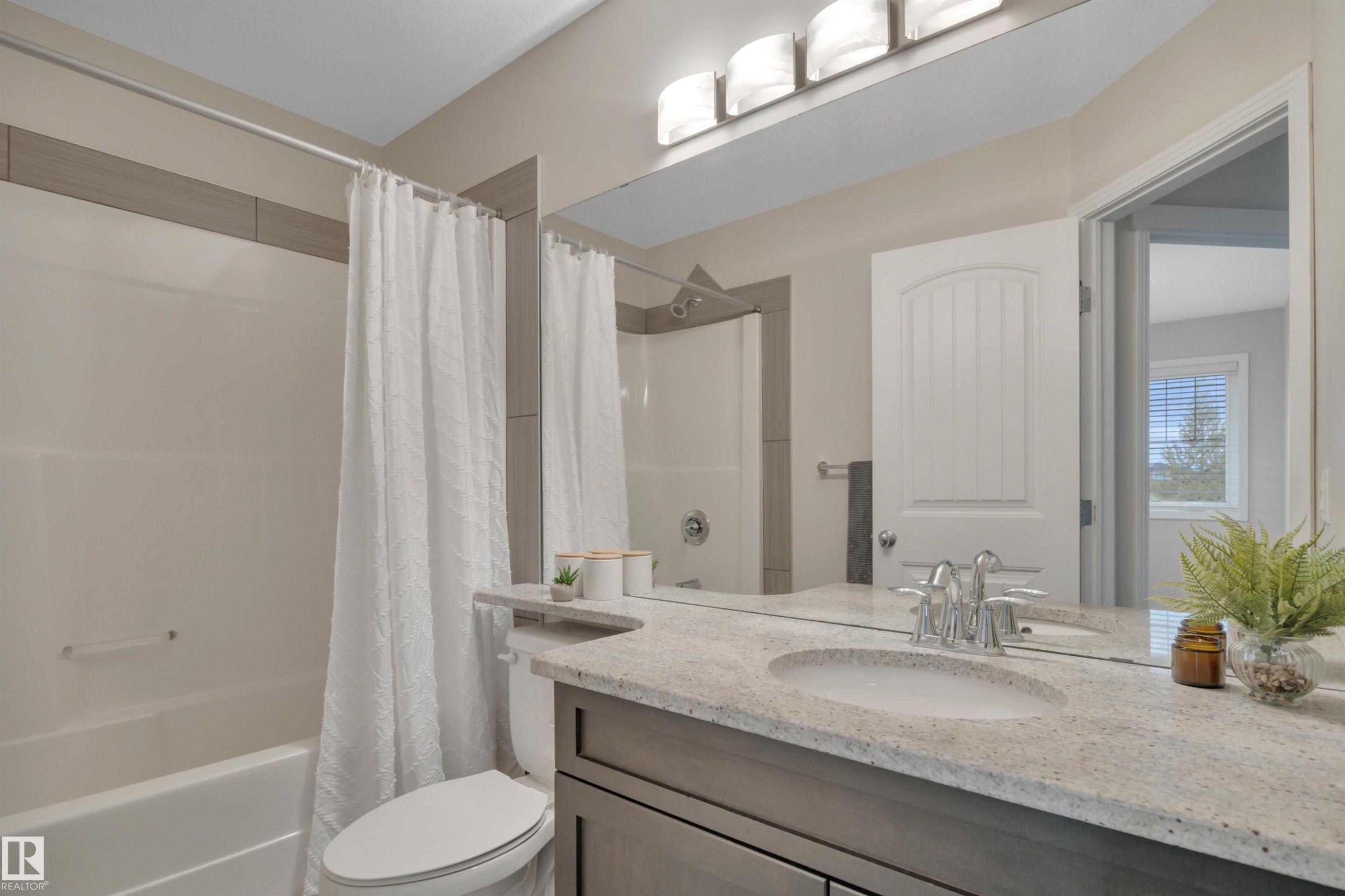 36 Spruce Boulevard, Leduc, AB - Indoor Photo Showing Bathroom