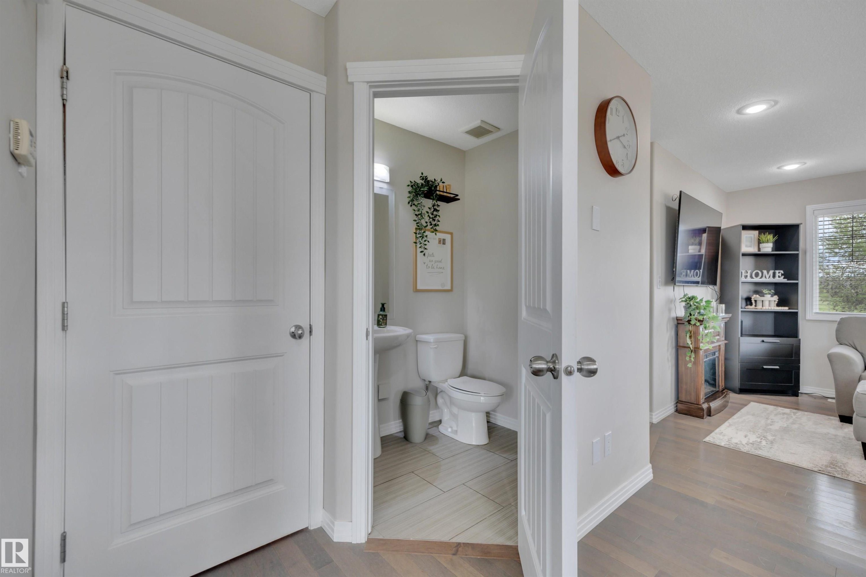 36 Spruce Boulevard, Leduc, AB - Indoor