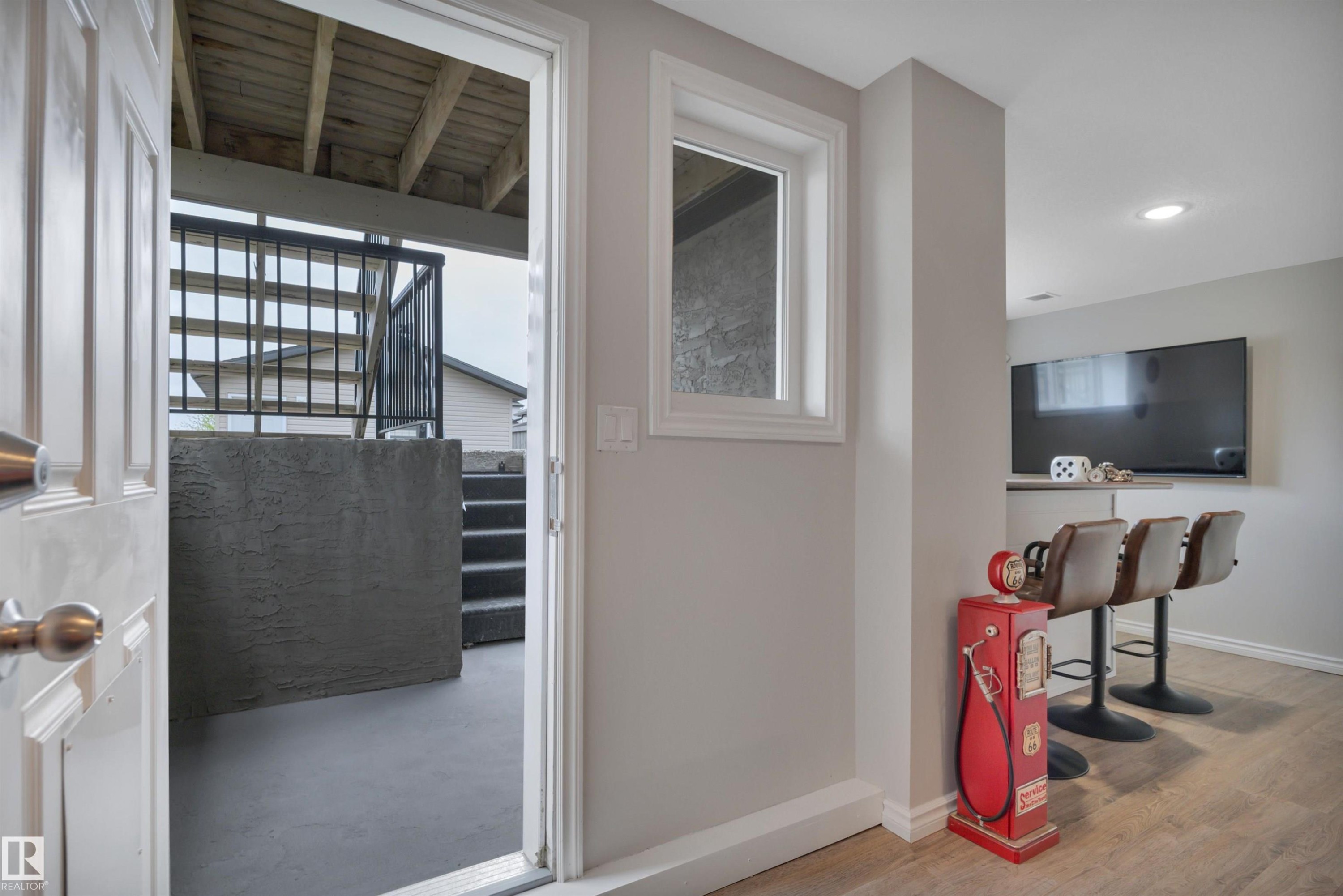 36 Spruce Boulevard, Leduc, AB - Indoor Photo Showing Other Room