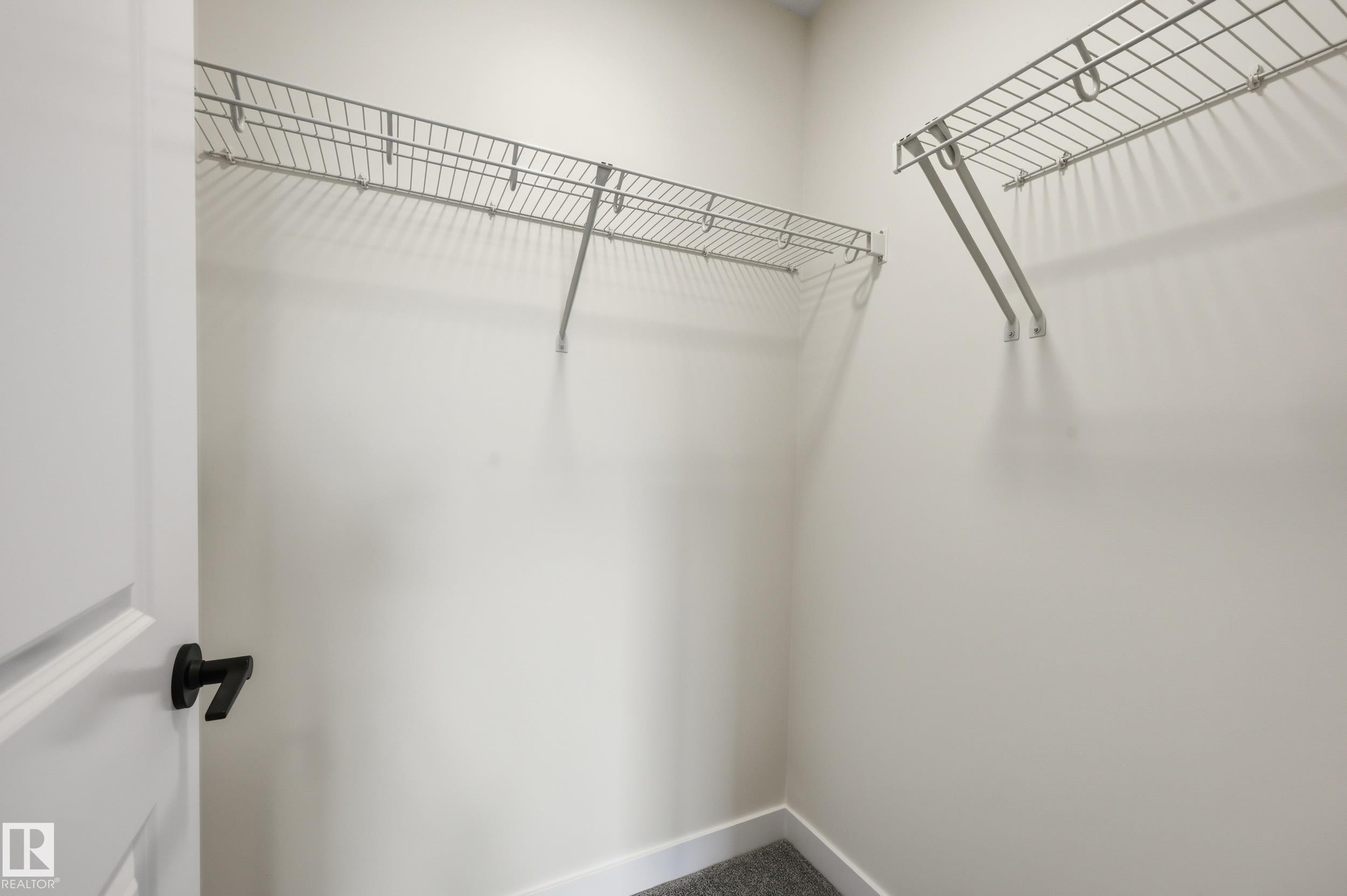 22376 90 Avenue, Edmonton, AB - Indoor With Storage