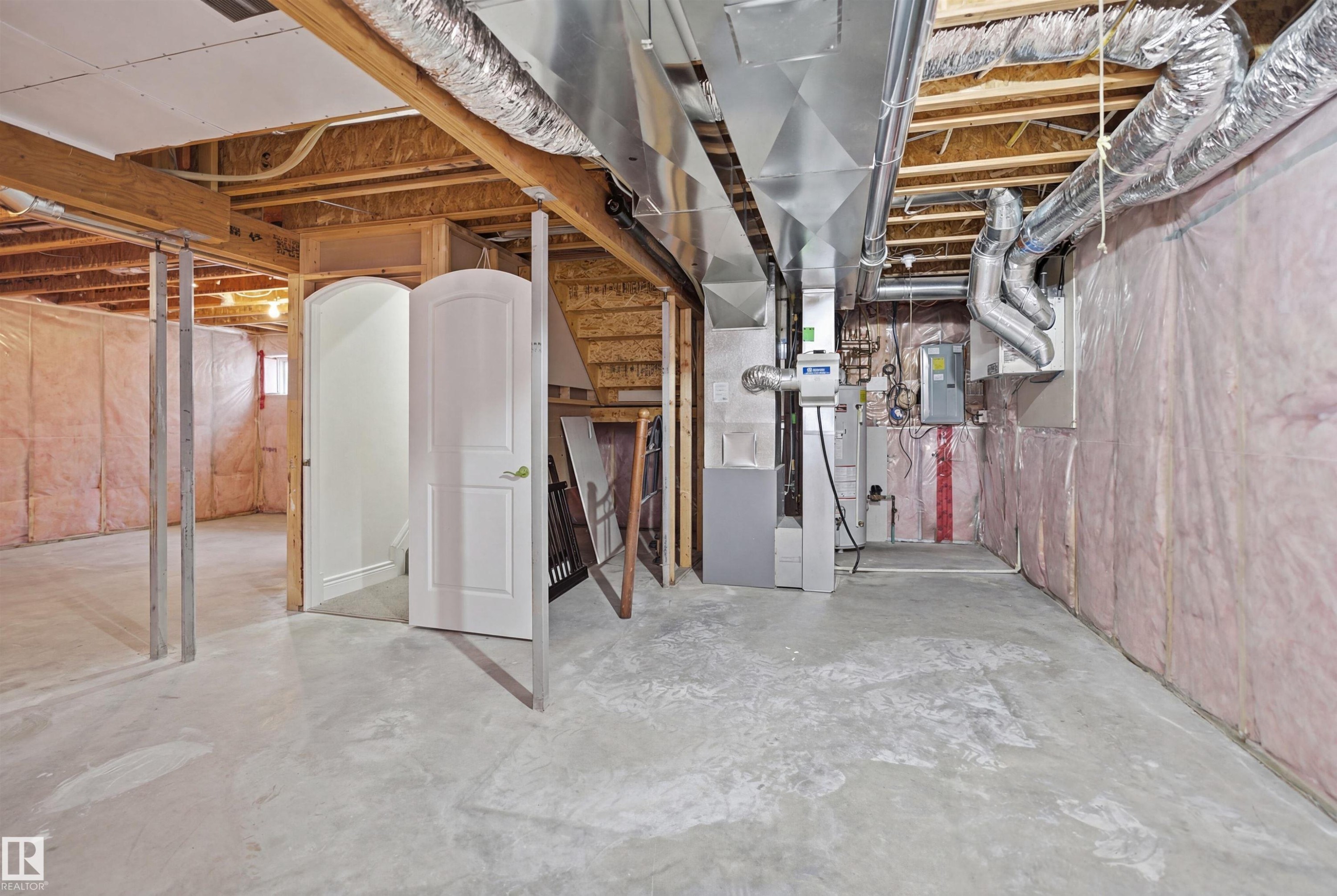 469 Ainslie Crescent Sw, Edmonton, AB - Indoor Photo Showing Basement
