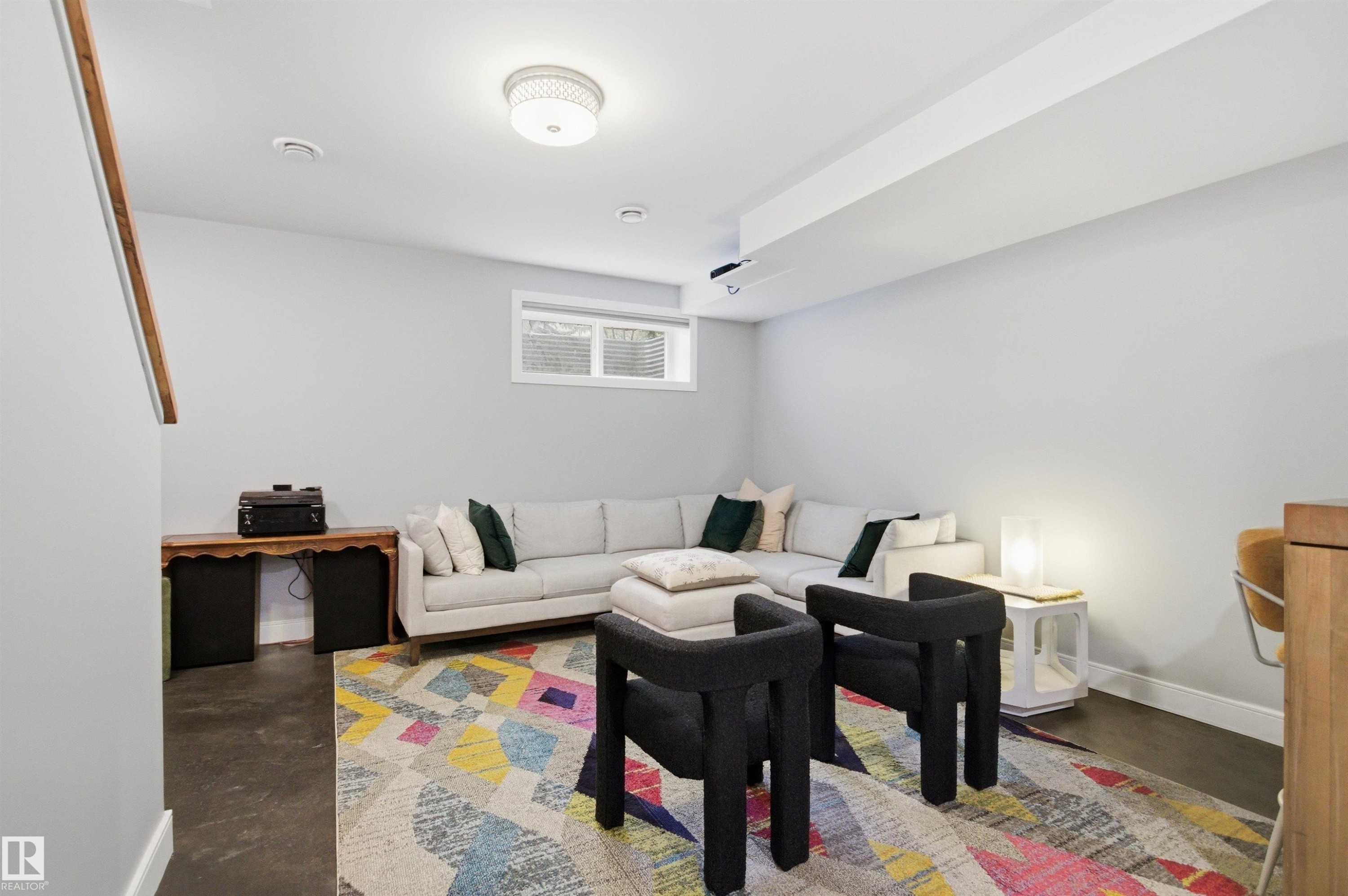 11639 128 Street, Edmonton, AB - Indoor Photo Showing Other Room