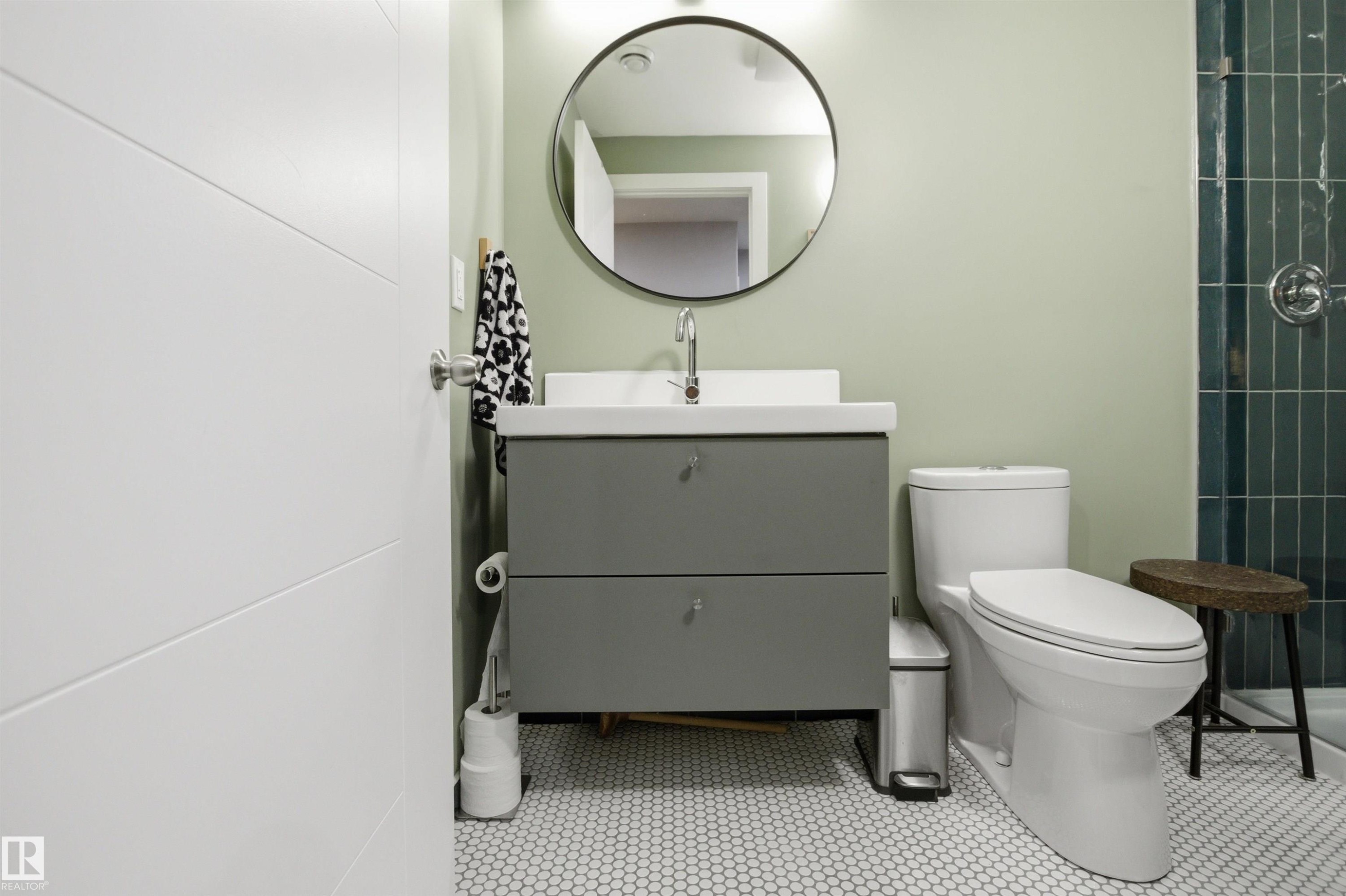11639 128 Street, Edmonton, AB - Indoor Photo Showing Bathroom