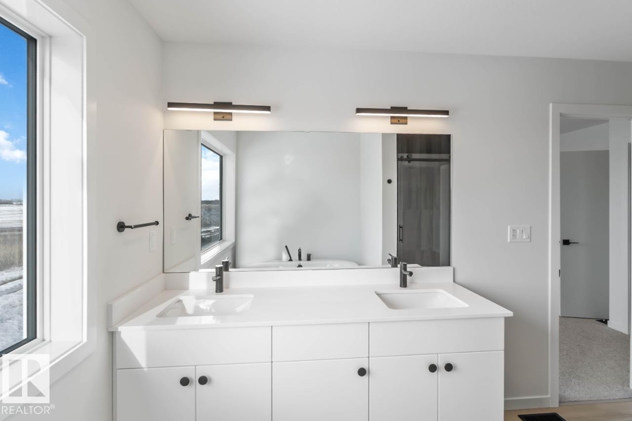 29 Devonshire Drive, Sherwood Park, AB - Indoor Photo Showing Bathroom
